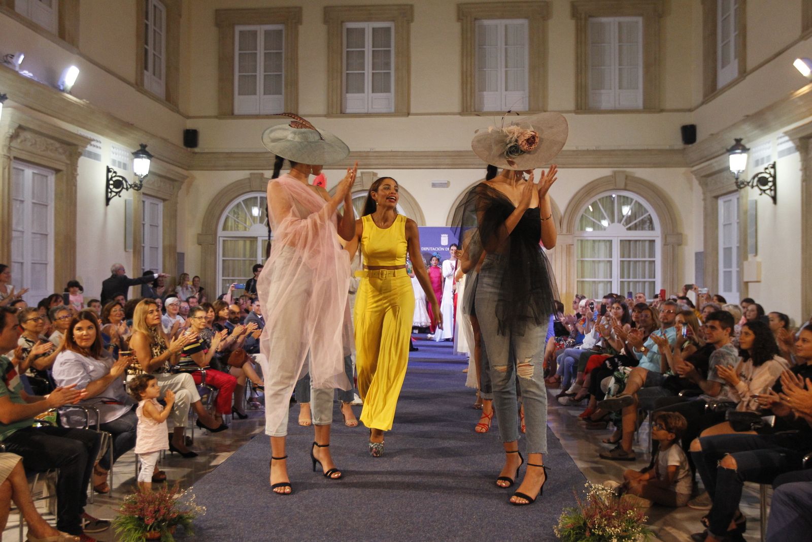 Fotogalería desfile de moda Asociación de Fibromialgia de Almería AFIAL