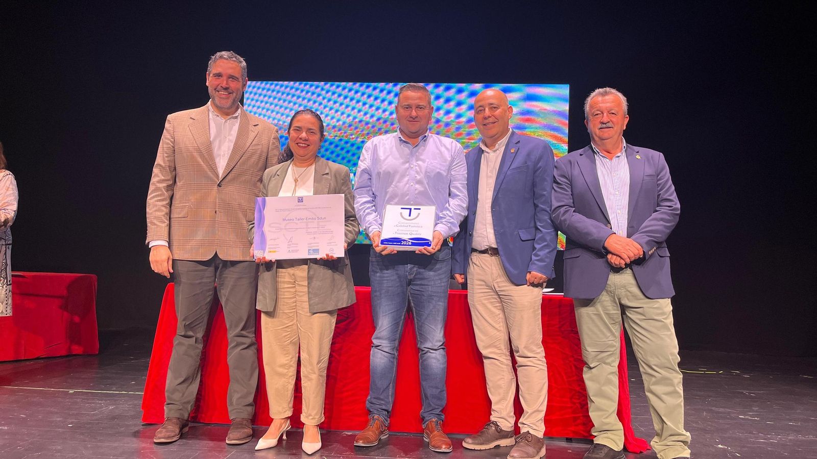 Entrega de los distintivos.