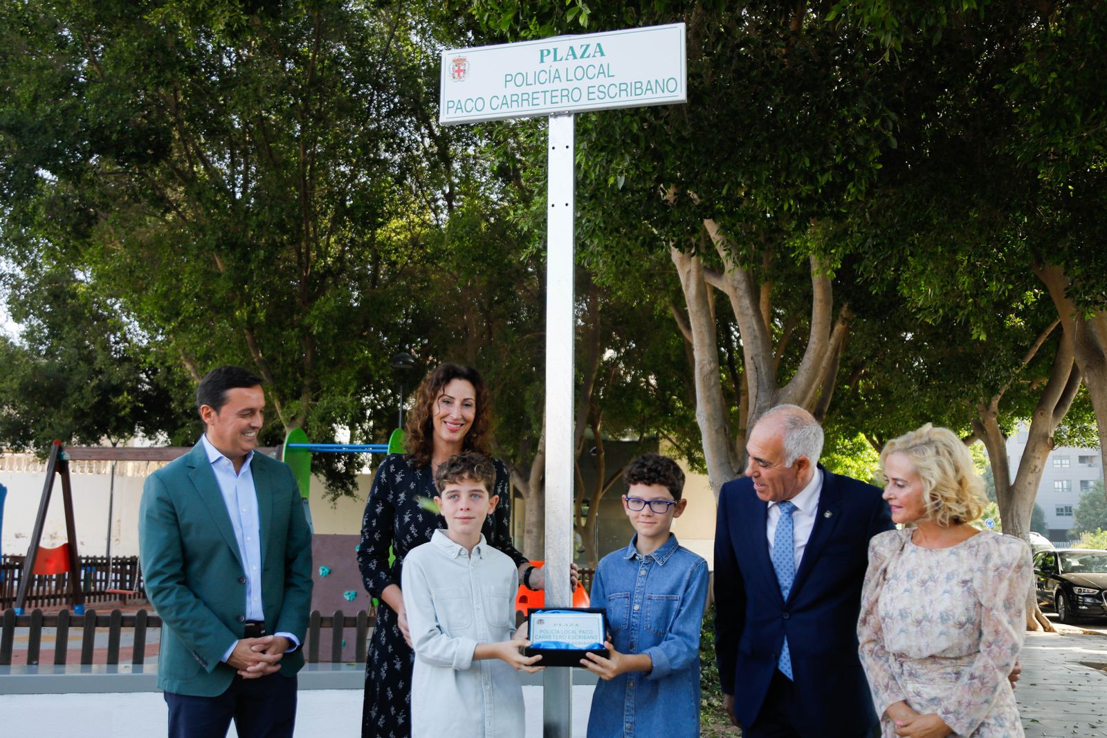 Inauguración de la plaza dedicada al Policía Local Paco Carretero Escribano