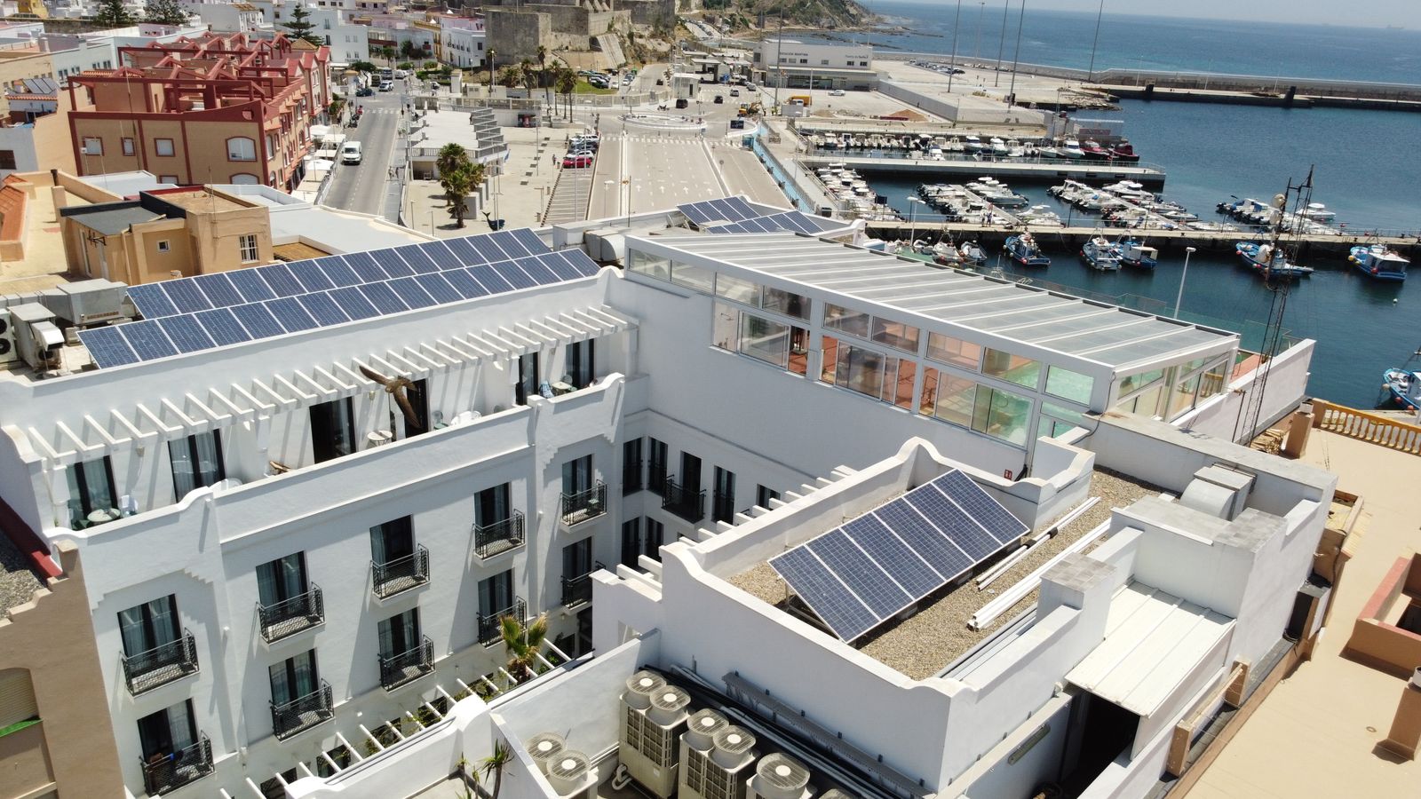 Instalaciones fotovoltaicas hotel la residencia puerto tarifa