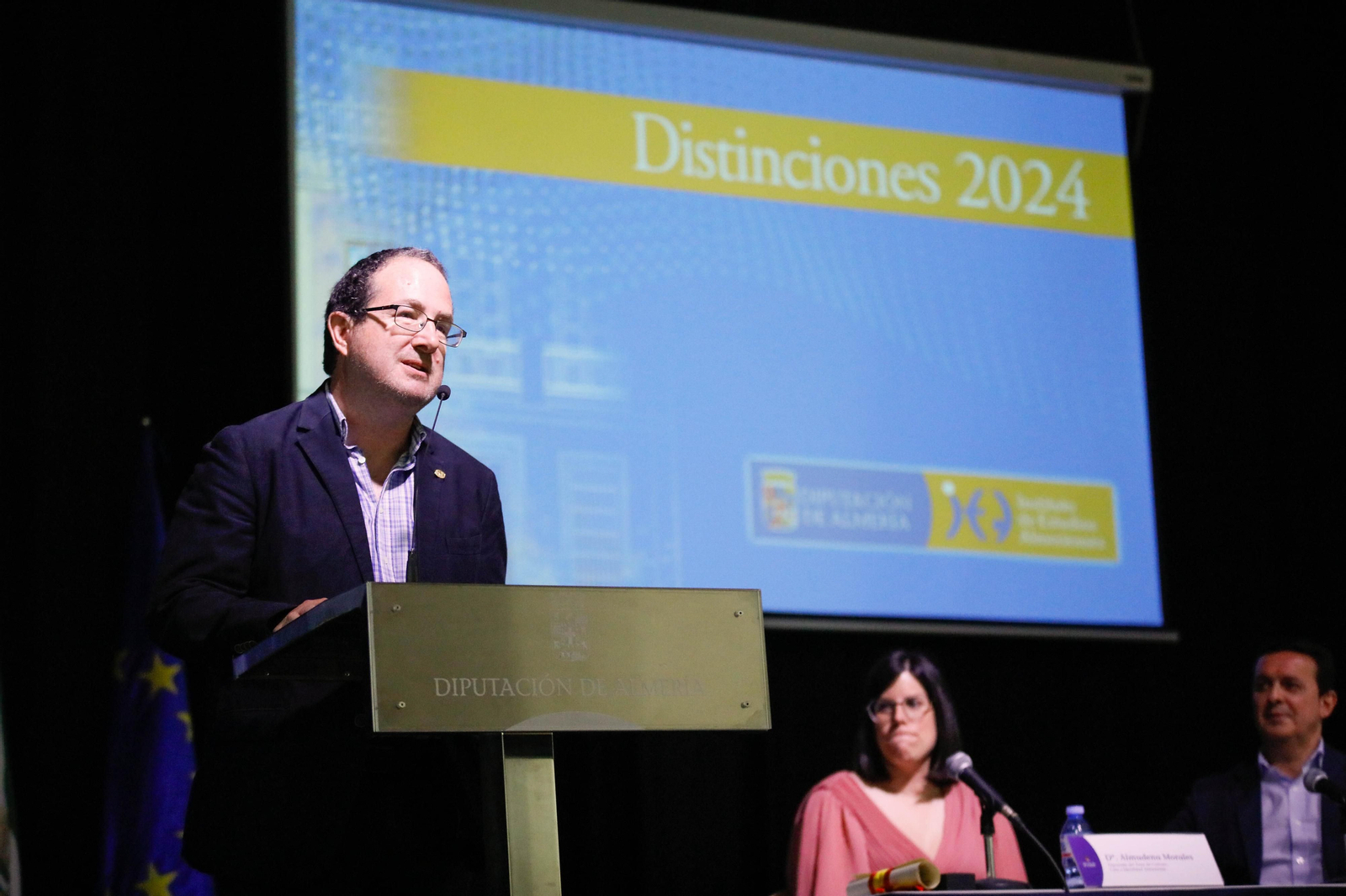 Imágenes de la entrega de los Escudos de Oro del IEA y la celebración de su Plenario