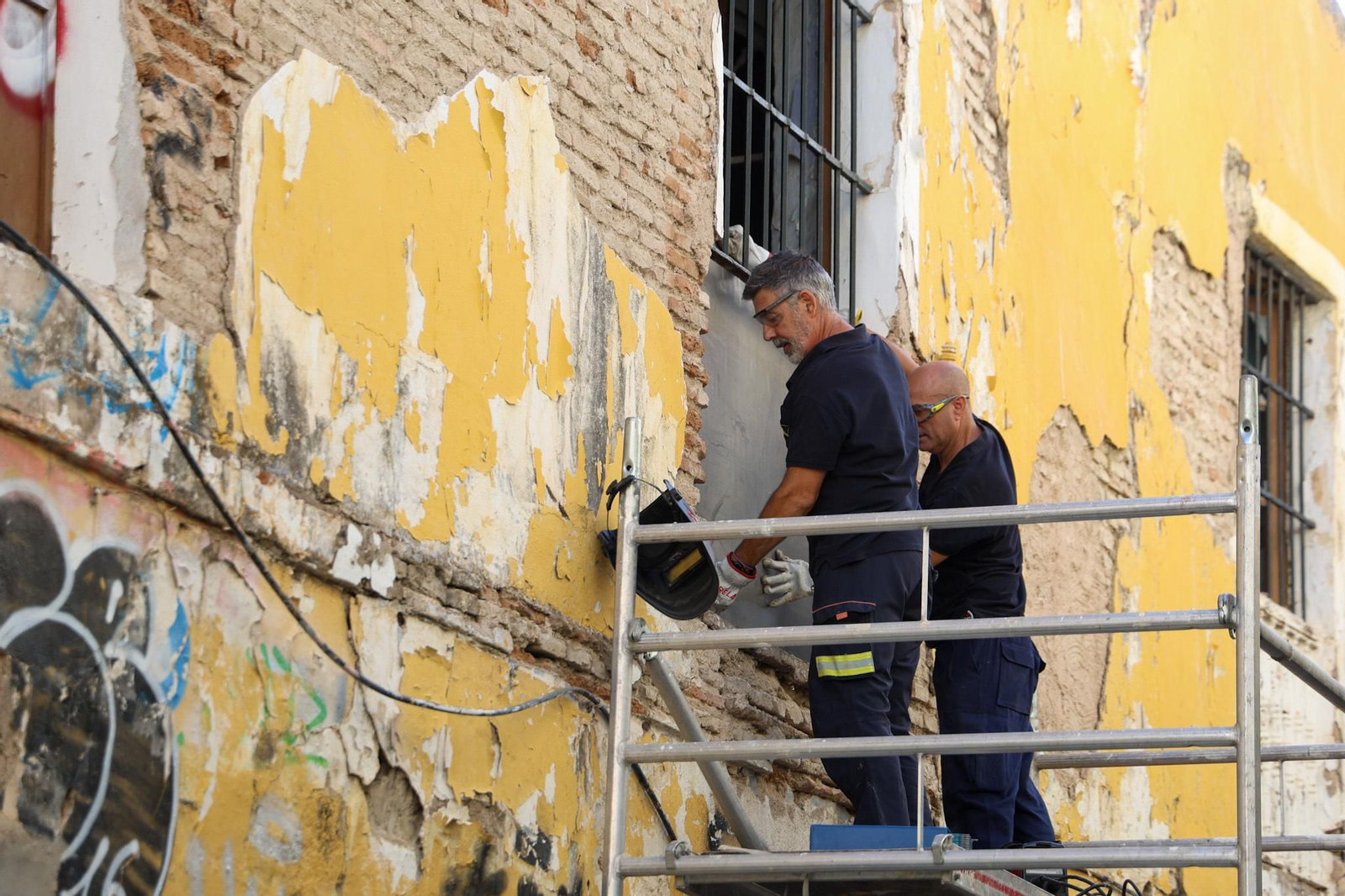 Han intervenido nueve trabajadores y cuatro máquinas.