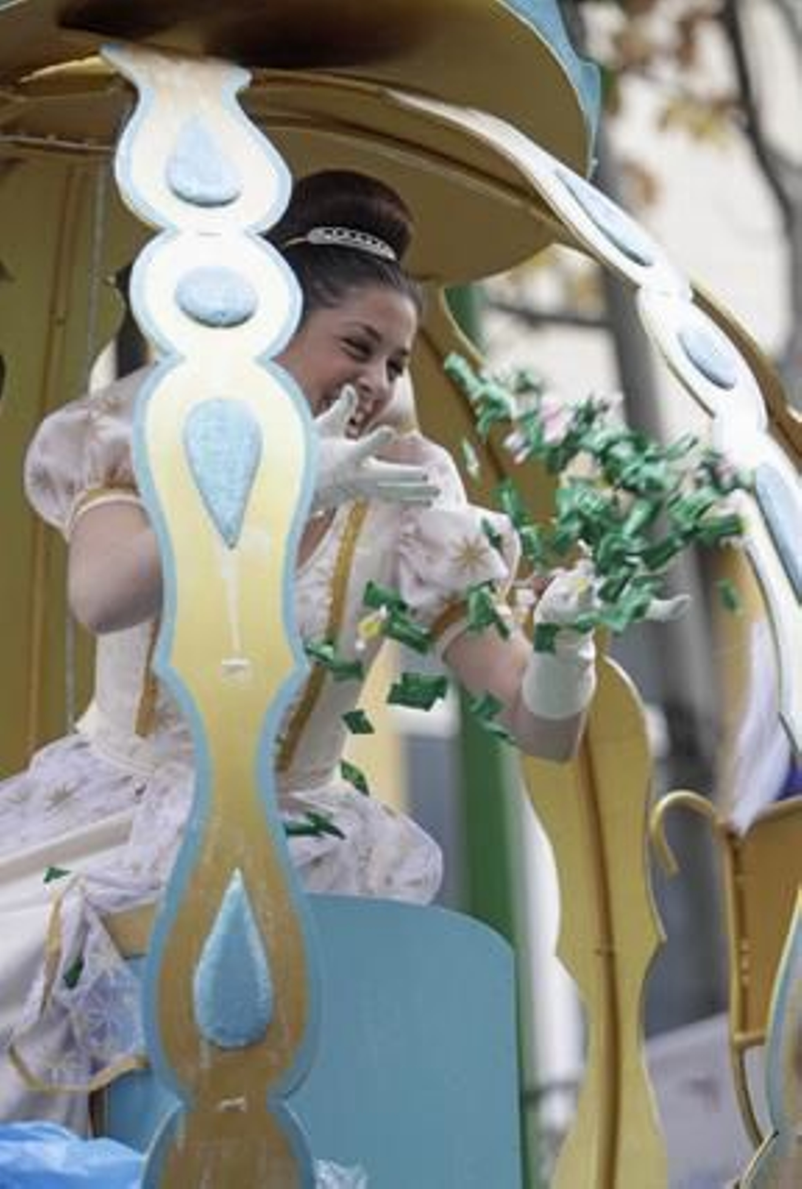 Las carrozas de la Cabalgata de los Reyes Magos en su paso por el centro.

Foto: Belén Vargas