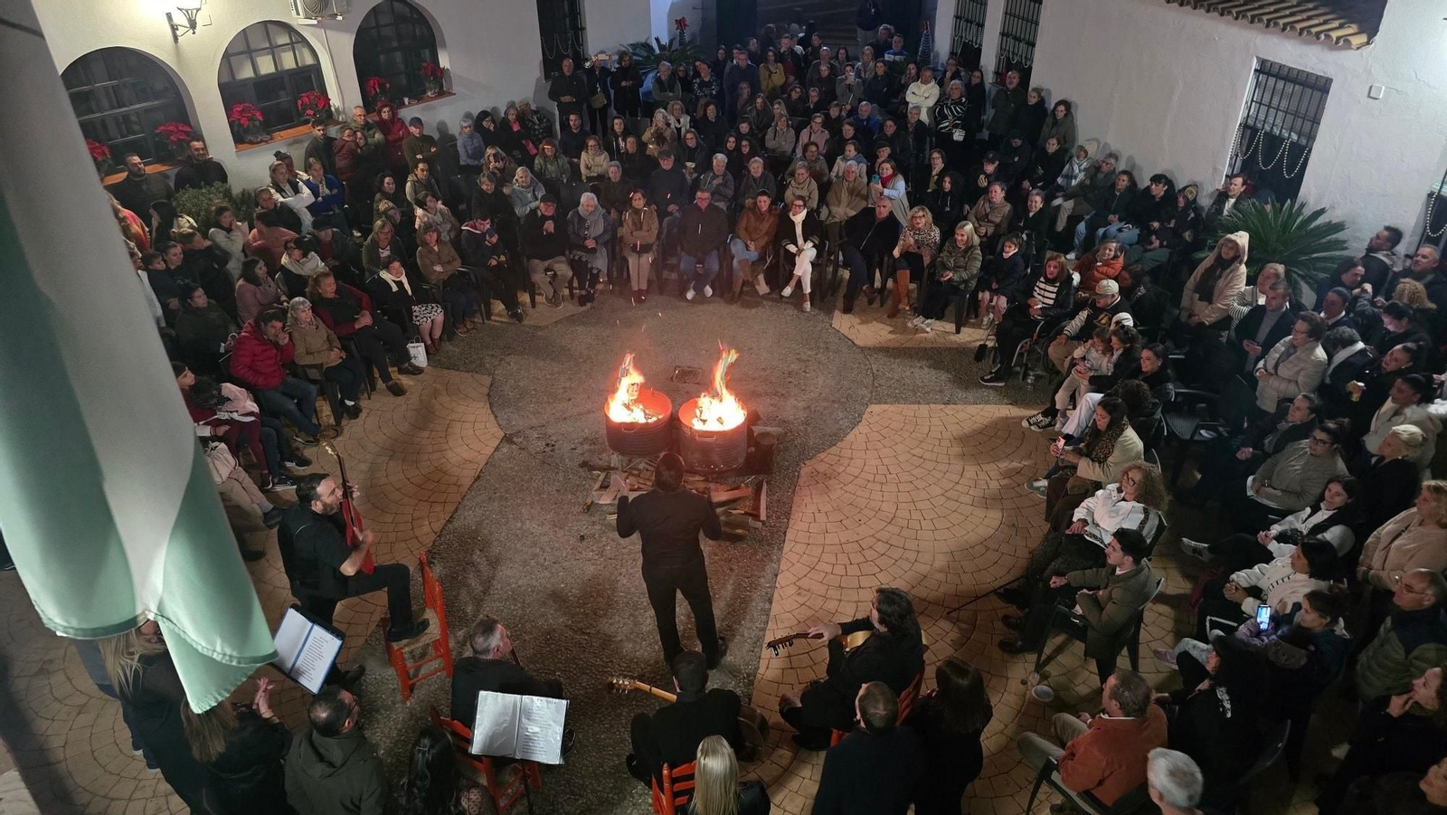 Ambiente de una de las zambombas que se ha celebrado en Barbate a final de noviembre