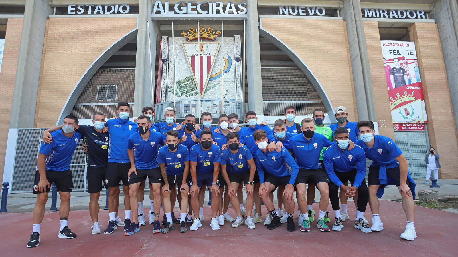 Fotos de la salida del Algeciras a la final del playoff de ascenso a Segunda