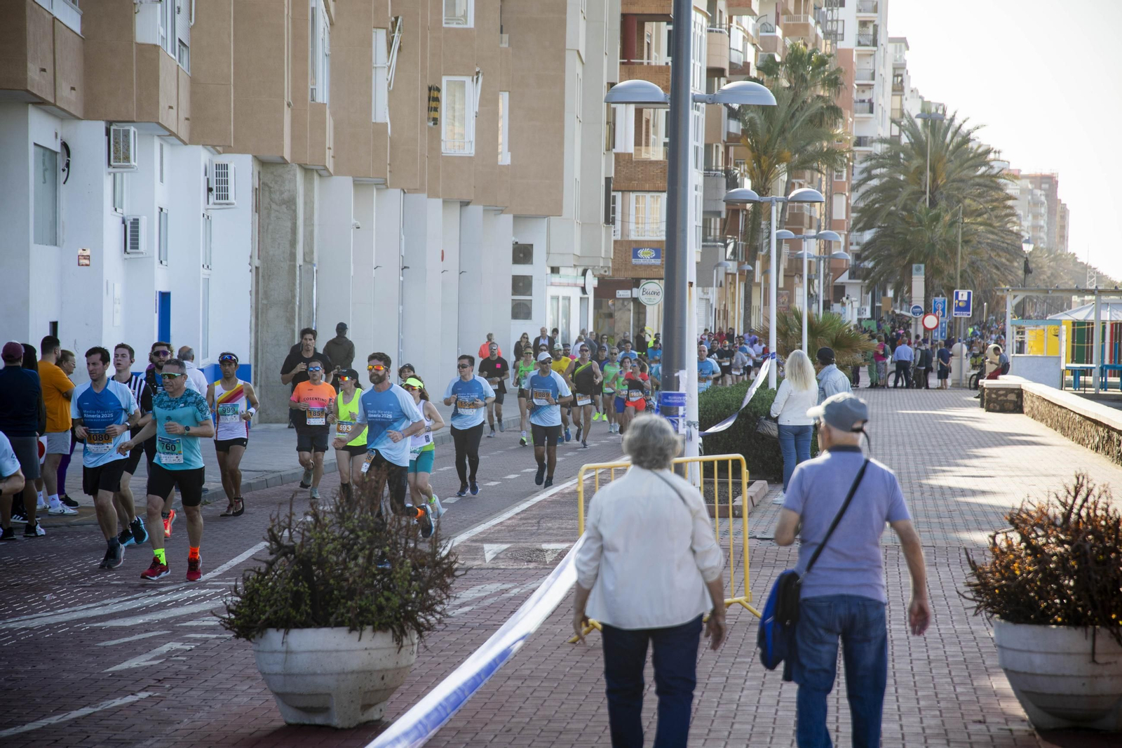 El Medio Maratón de Almería 2025, en imágenes