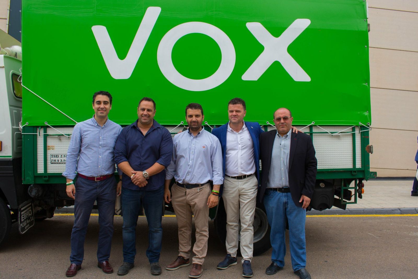 Vox se une al PP en El Ejido, Huércal y Roquetas y se queda fuera en Adra