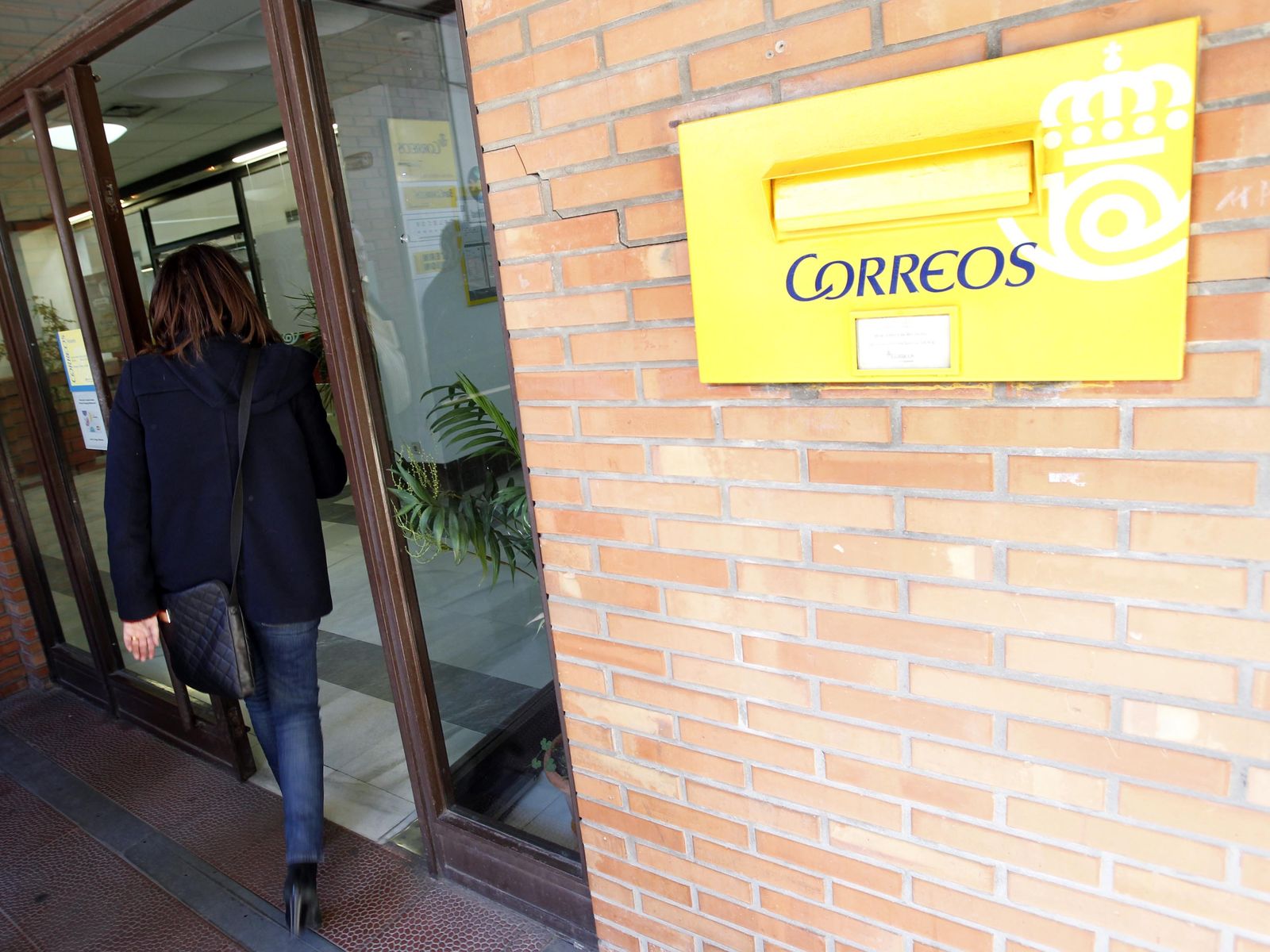 Correos 'no se queda' en la Puebla de Don Fradique (Granada)