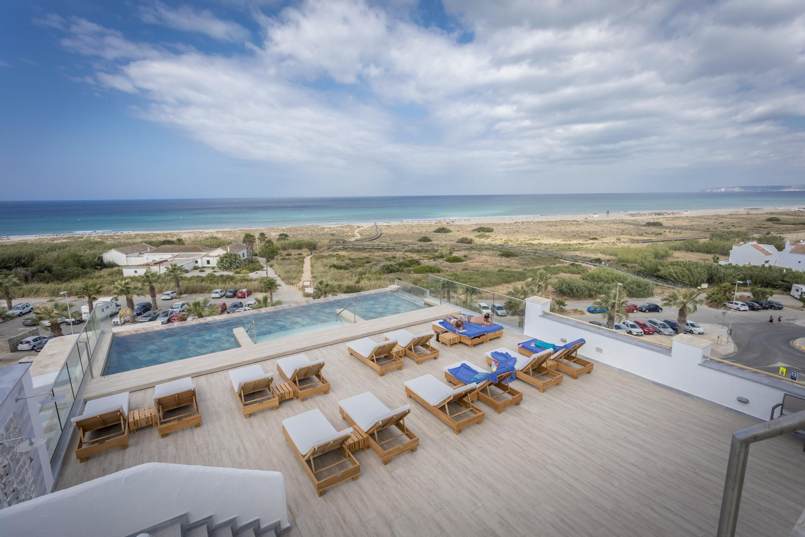El hotel Zahara Beach & Spa, en imágenes