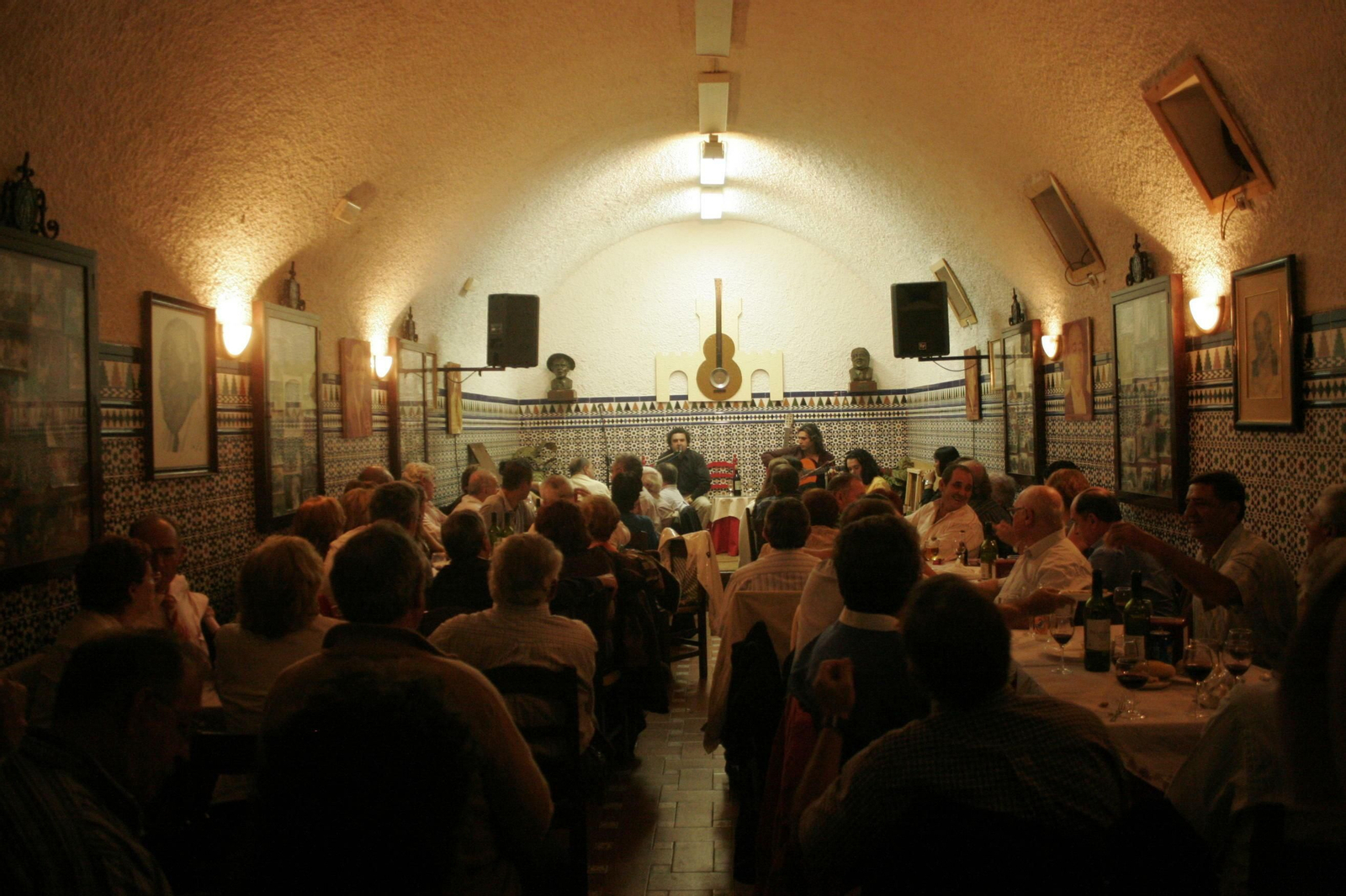Una imagen del interior de la peña flamenca Enrique El Mellizo, durante una de sus actividades.