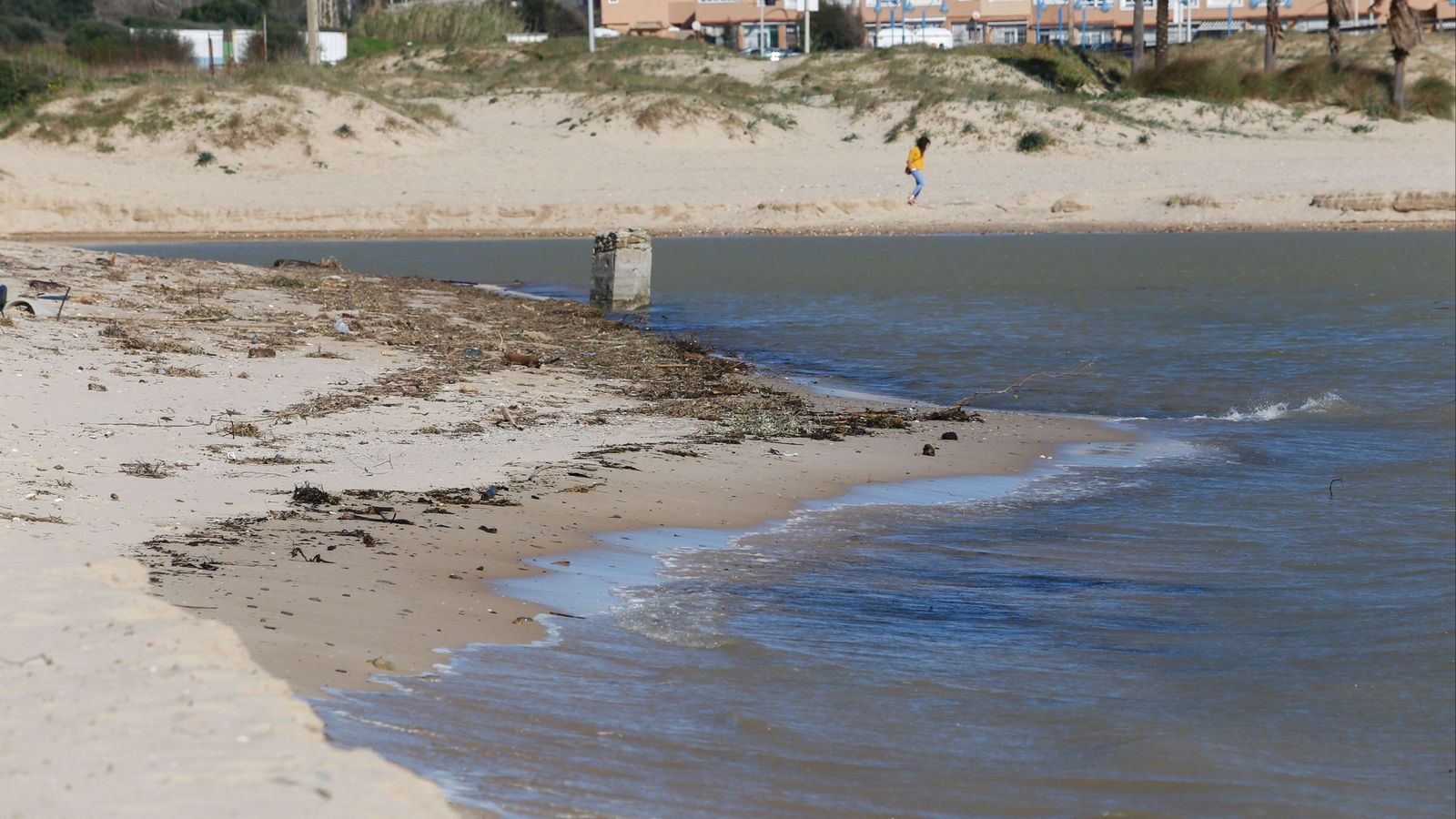 Las fotografías de los daños de las últimas borrascas en las playas de Getares y El Rinconcillo, en Algeciras