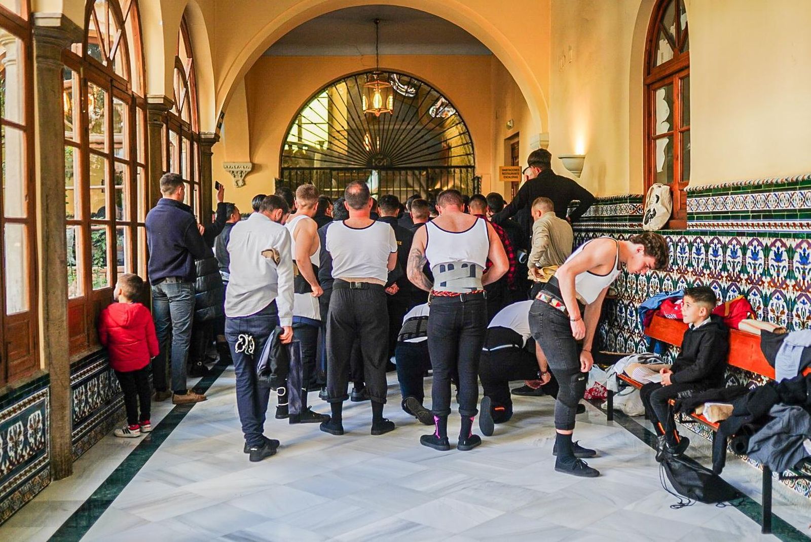 Escolapios realiza su estación de penitencia en Granada