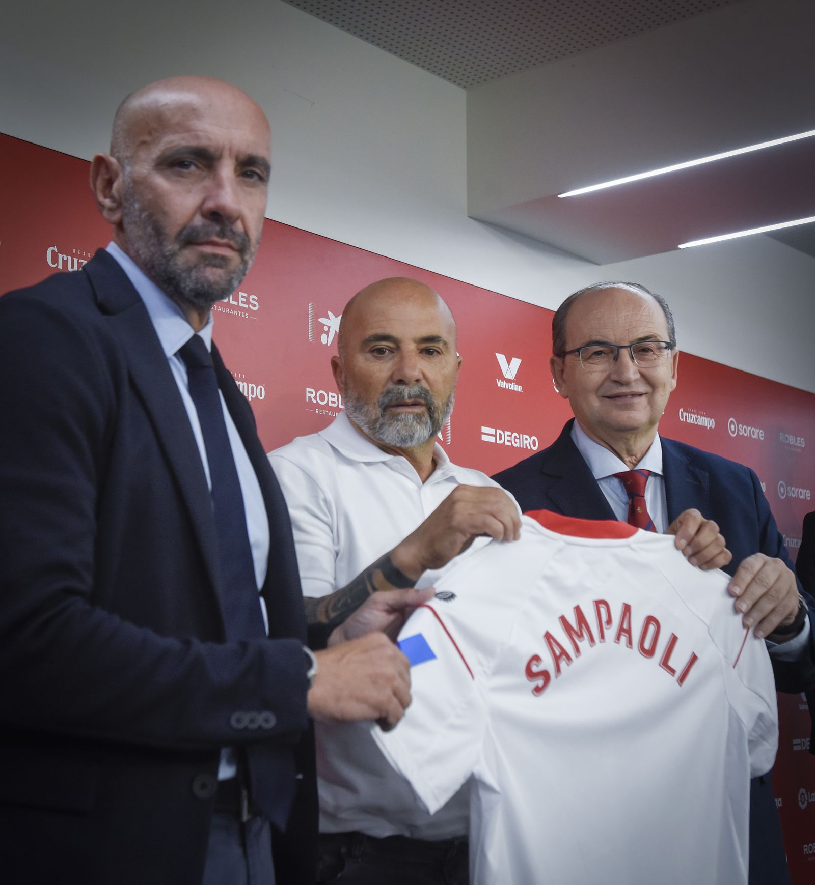 Las imágenes de la presentación de Sampaoli como nuevo entrenador del Sevilla