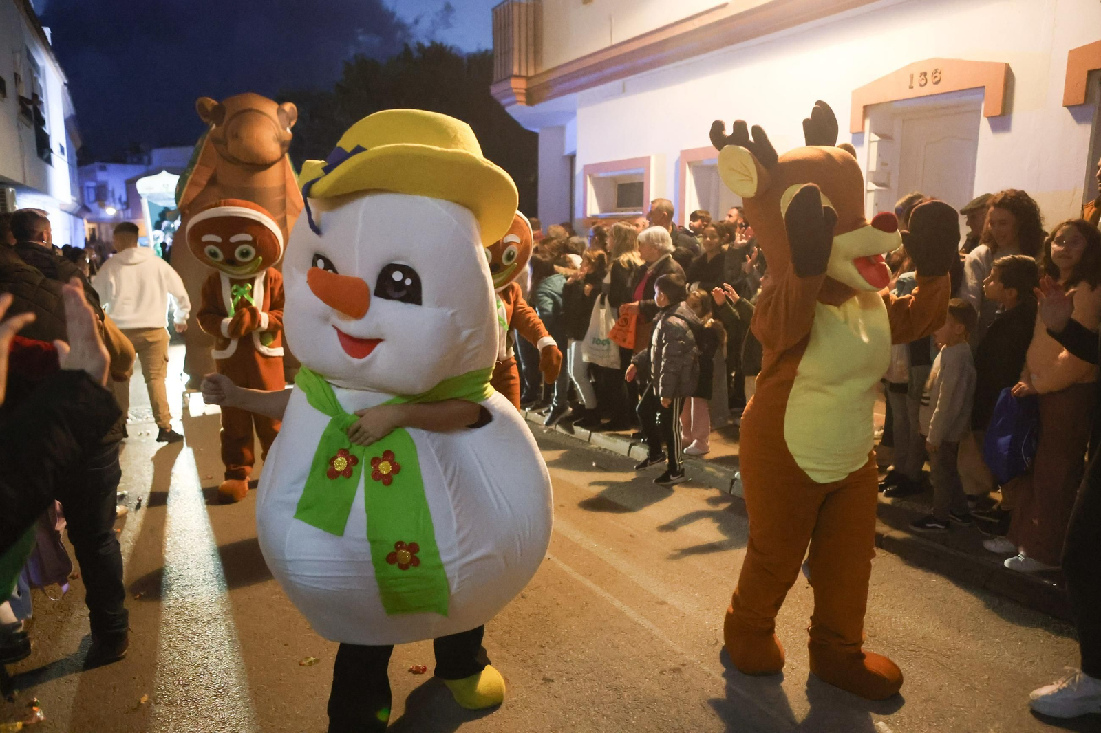 Fotos de la cabalgata de los Reyes Magos en Los Barrios