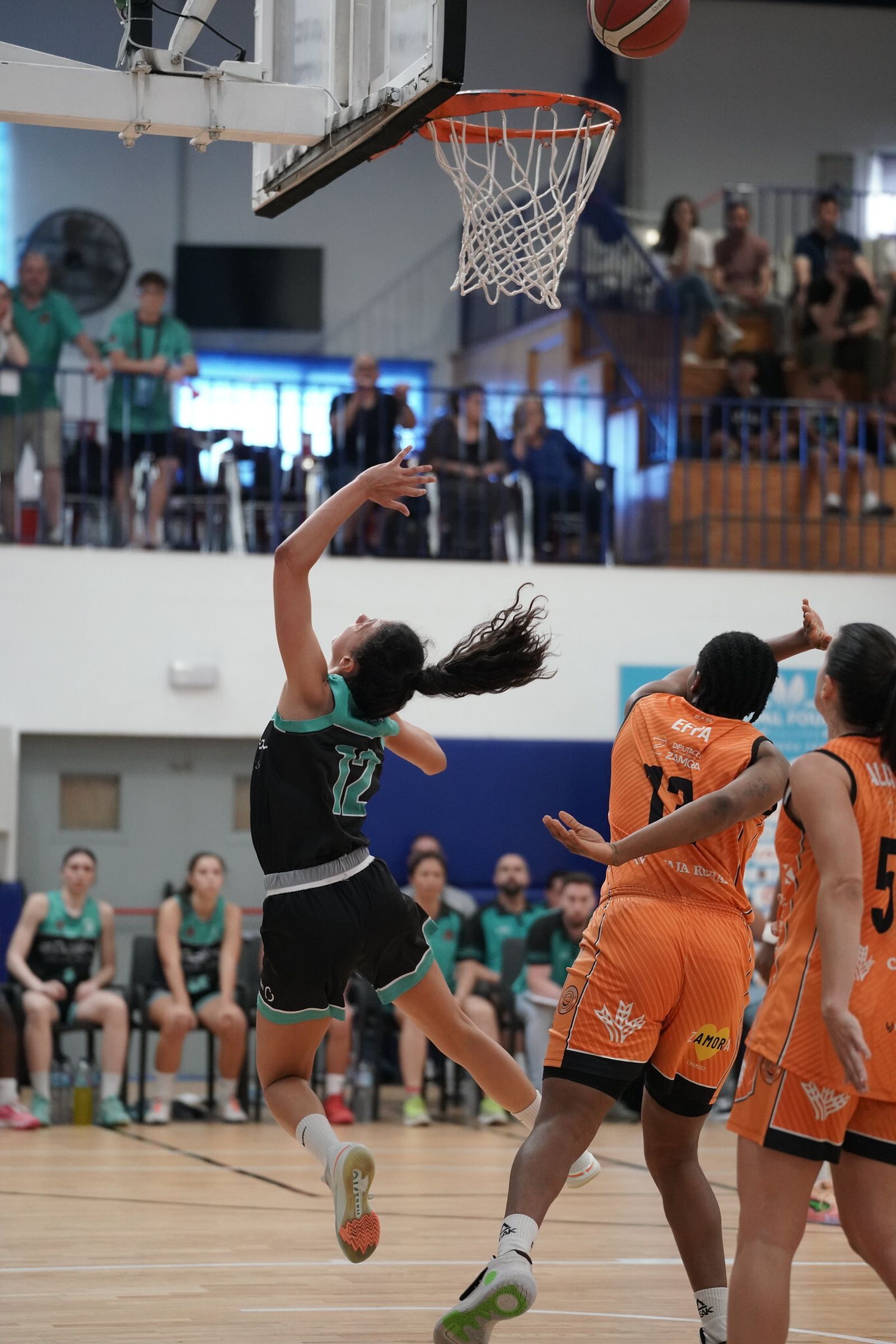 Ambientazo en Estepona para la Final Four de ascenso a Liga Femenina