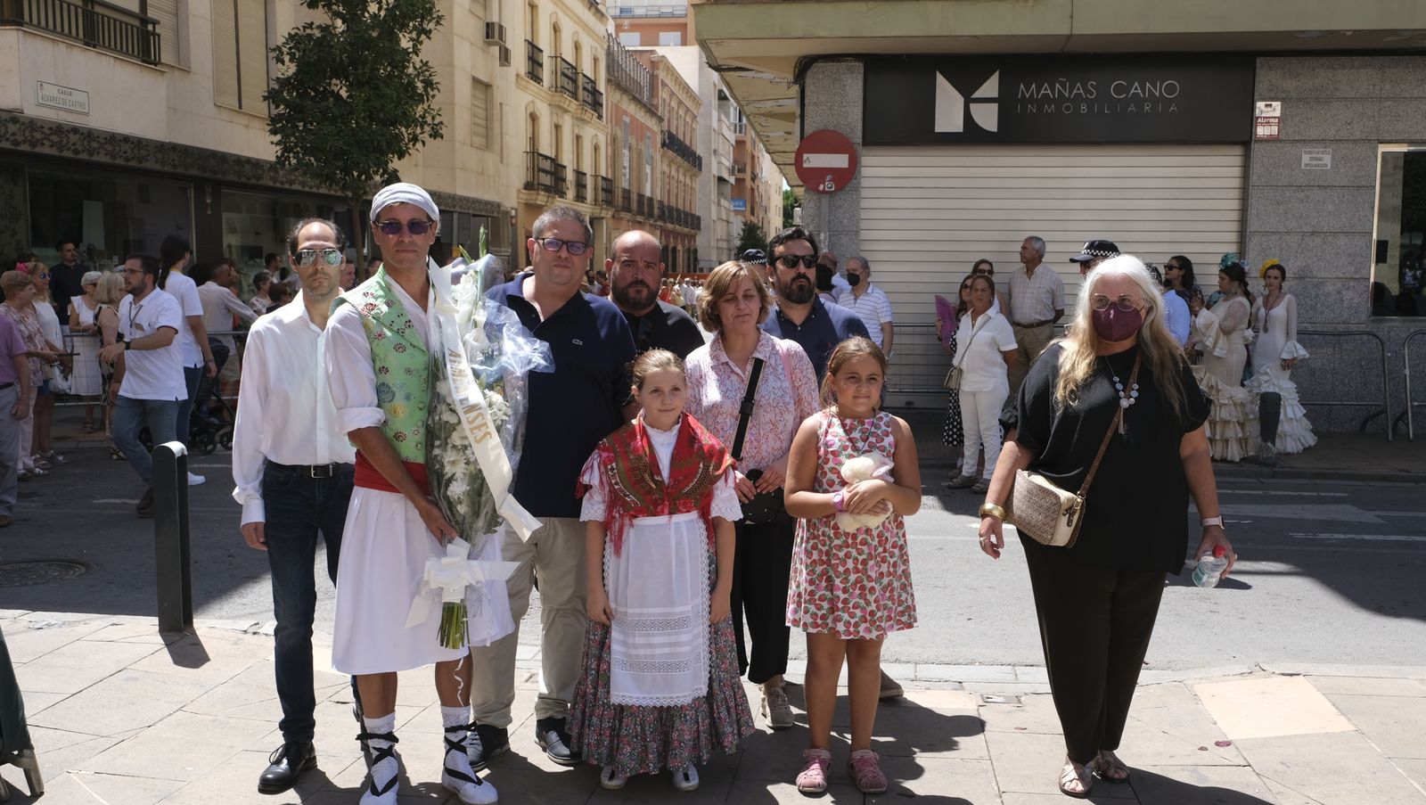Imágenes de la ofrenda floral a la Virgen del Mar. Feria de Almería 2022