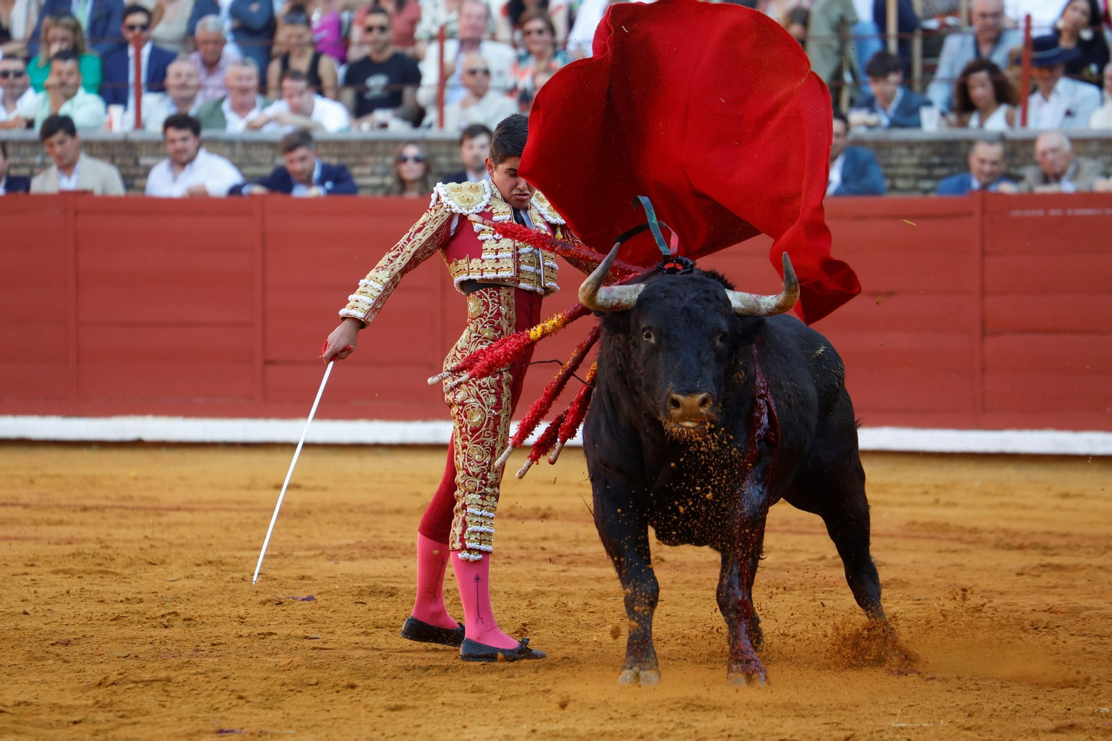 Manuel Román, Juan Ortega y Roca Rey, en la plaza de toros de Córdoba