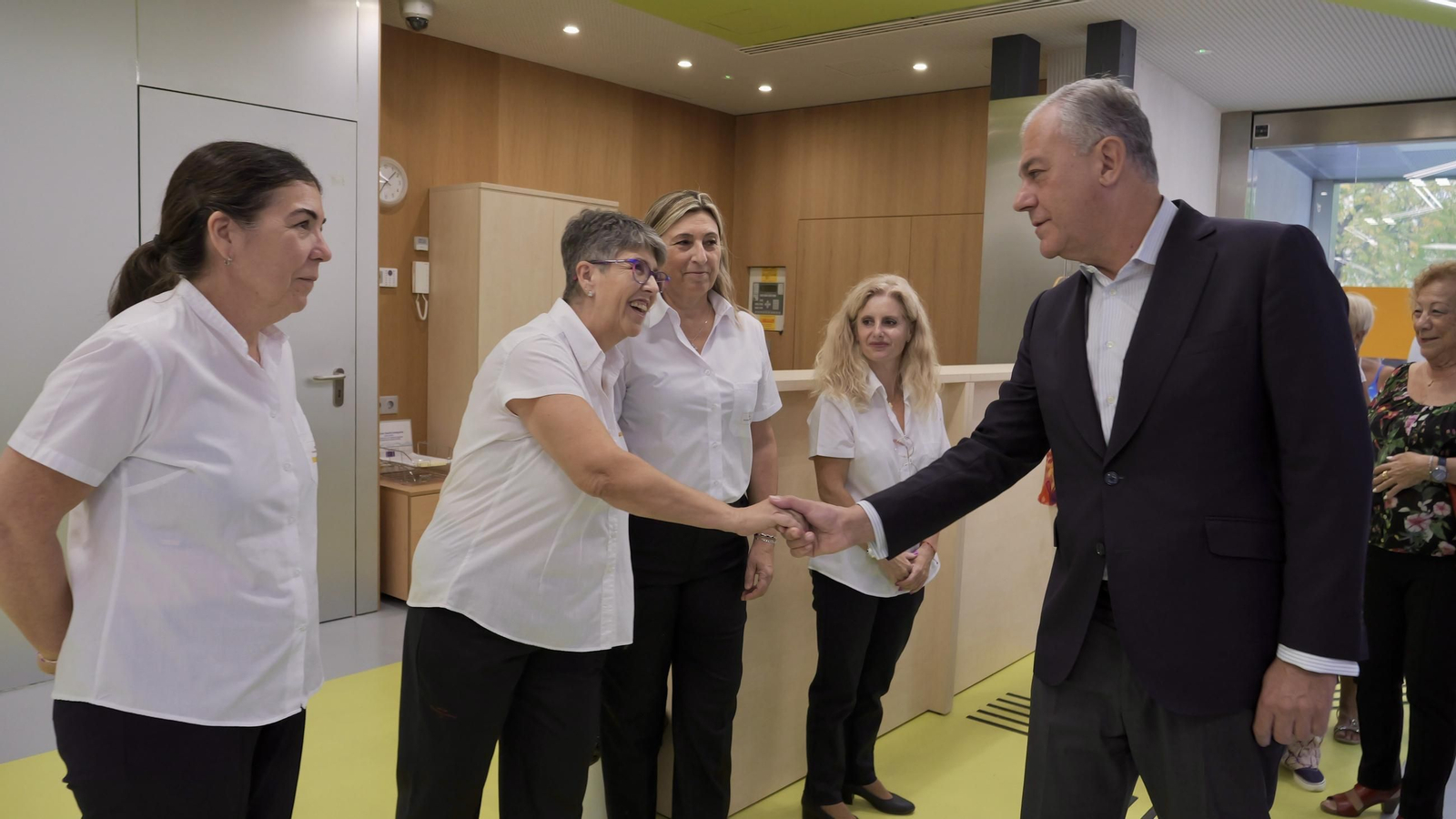 El alcalde de Sevilla, José Luis Sanz, inaugura el centro cívico de Sevilla Este