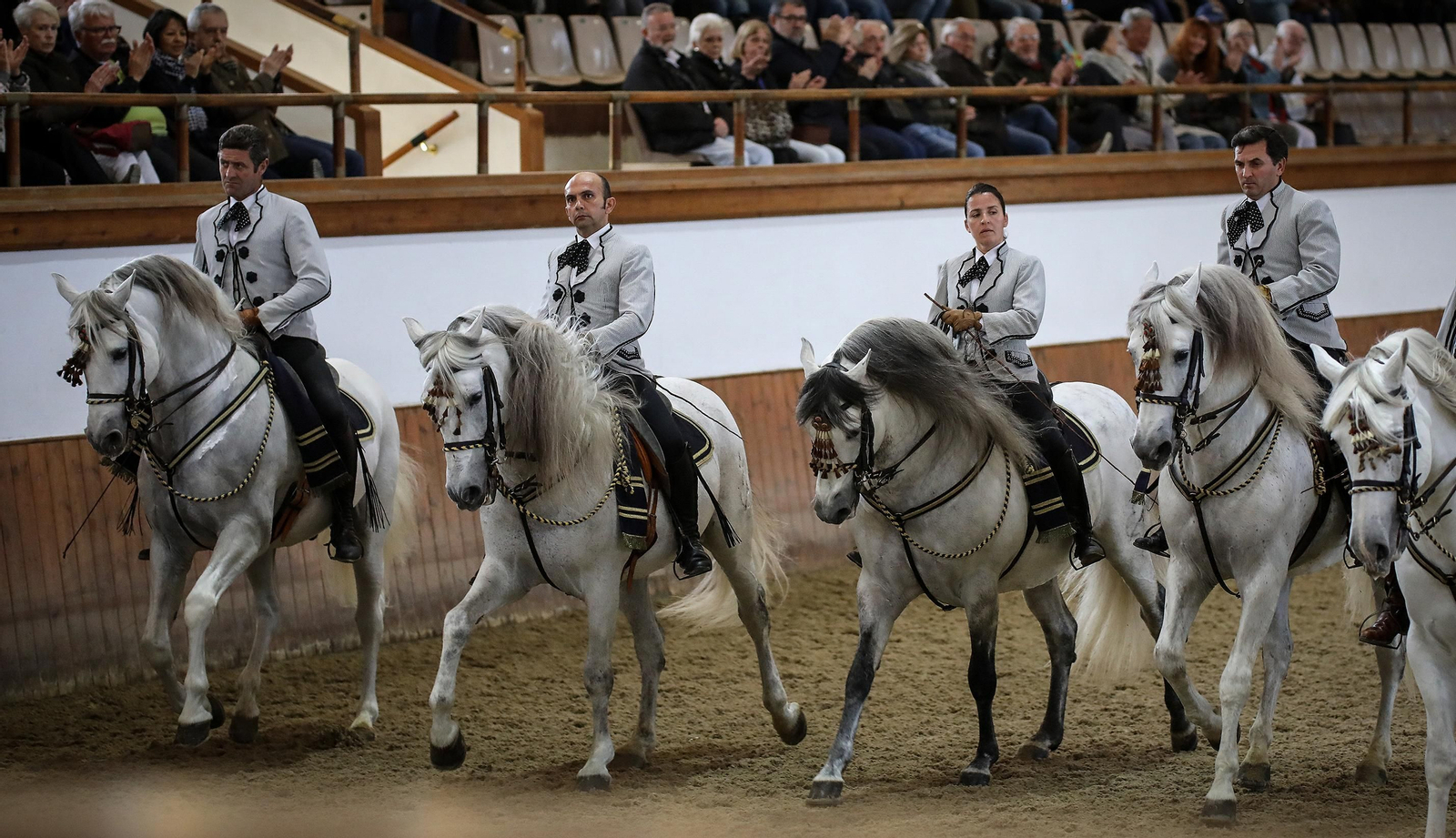 Belén Bautista jinete de la Real Escuela es galardonada con el Caballo de Oro 2022 en Jerez