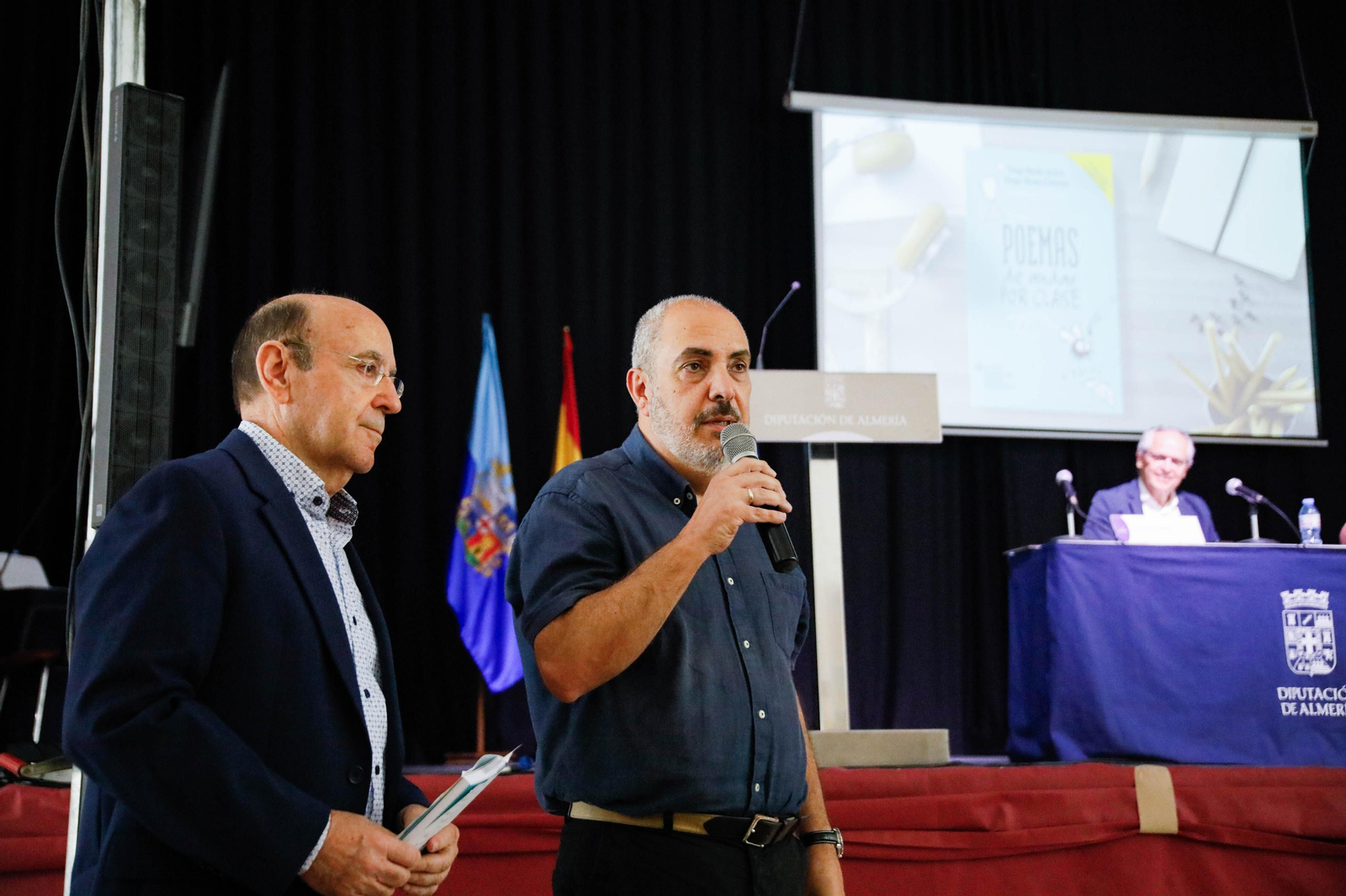 Imágenes de la entrega de los Escudos de Oro del IEA y la celebración de su Plenario