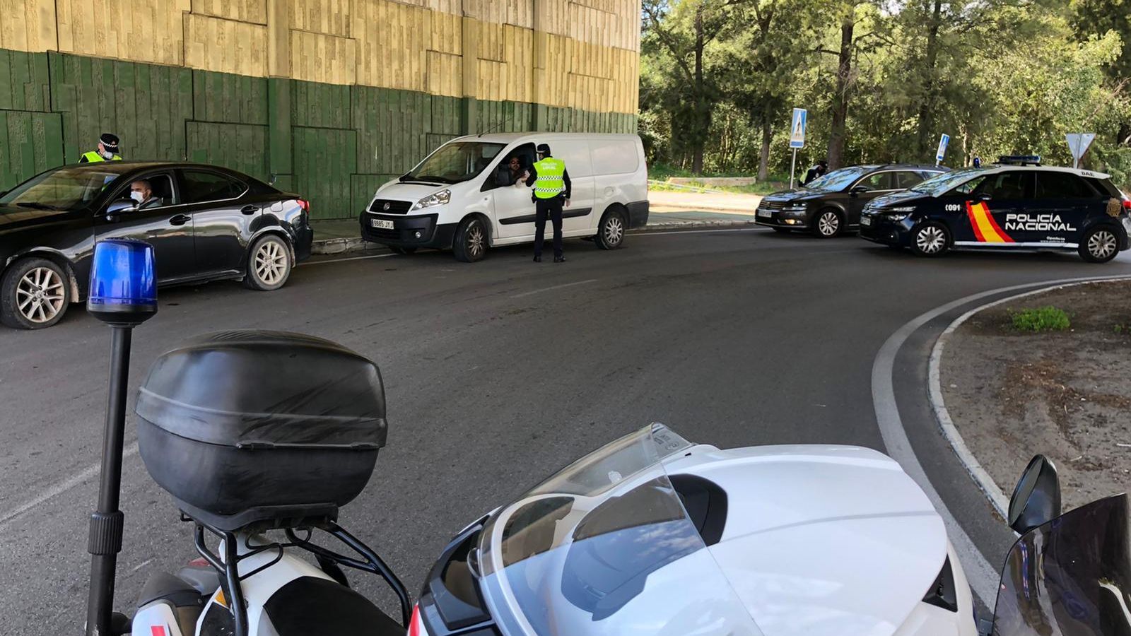 Control en El Puerto, en la entrada por la carretera de Sanlúcar, en la rotonda cercana a la Feria