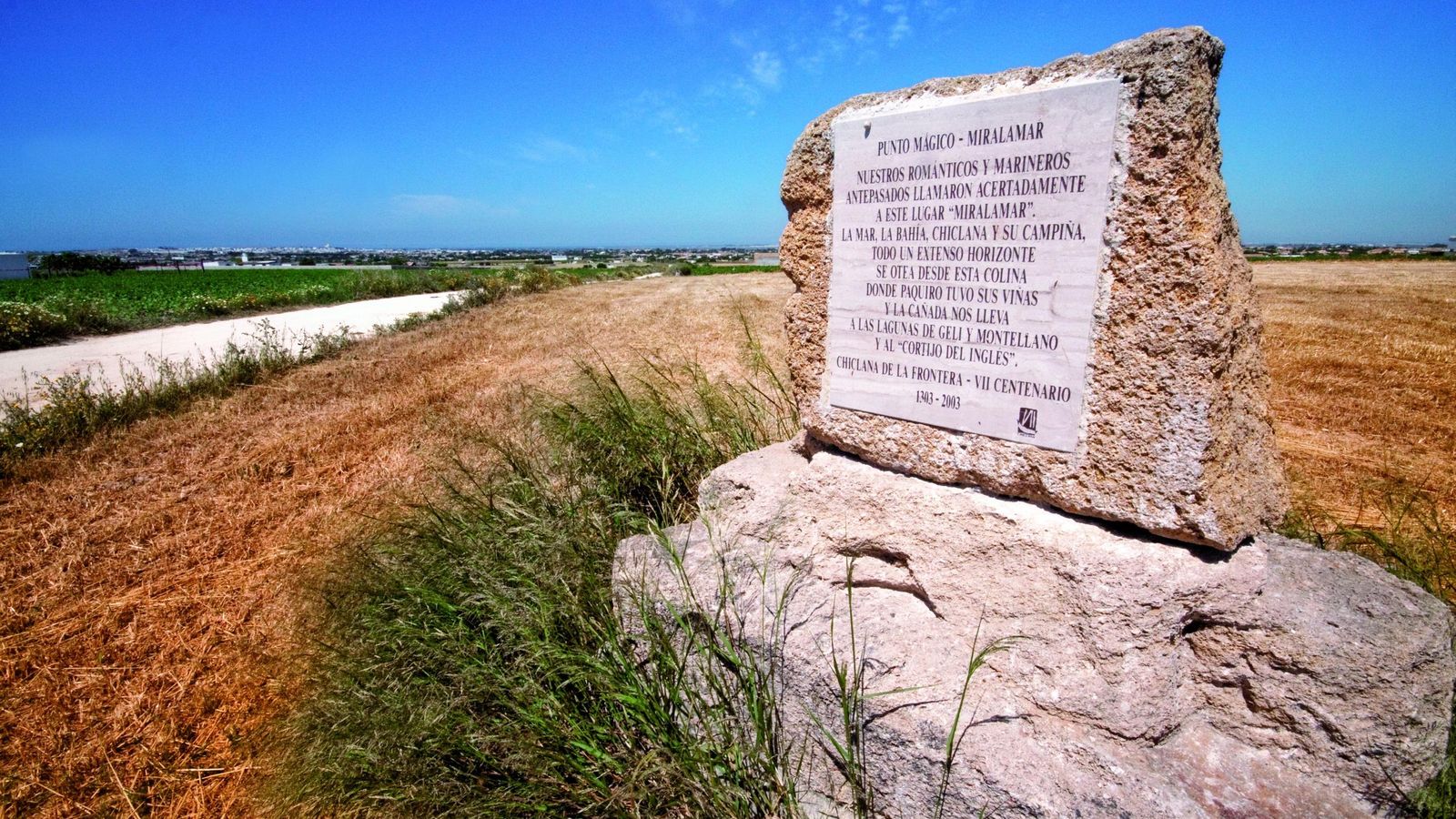 Desde Miralamar se disfruta de una panorámica del mar y las marismas de la Bahía de Cádiz.