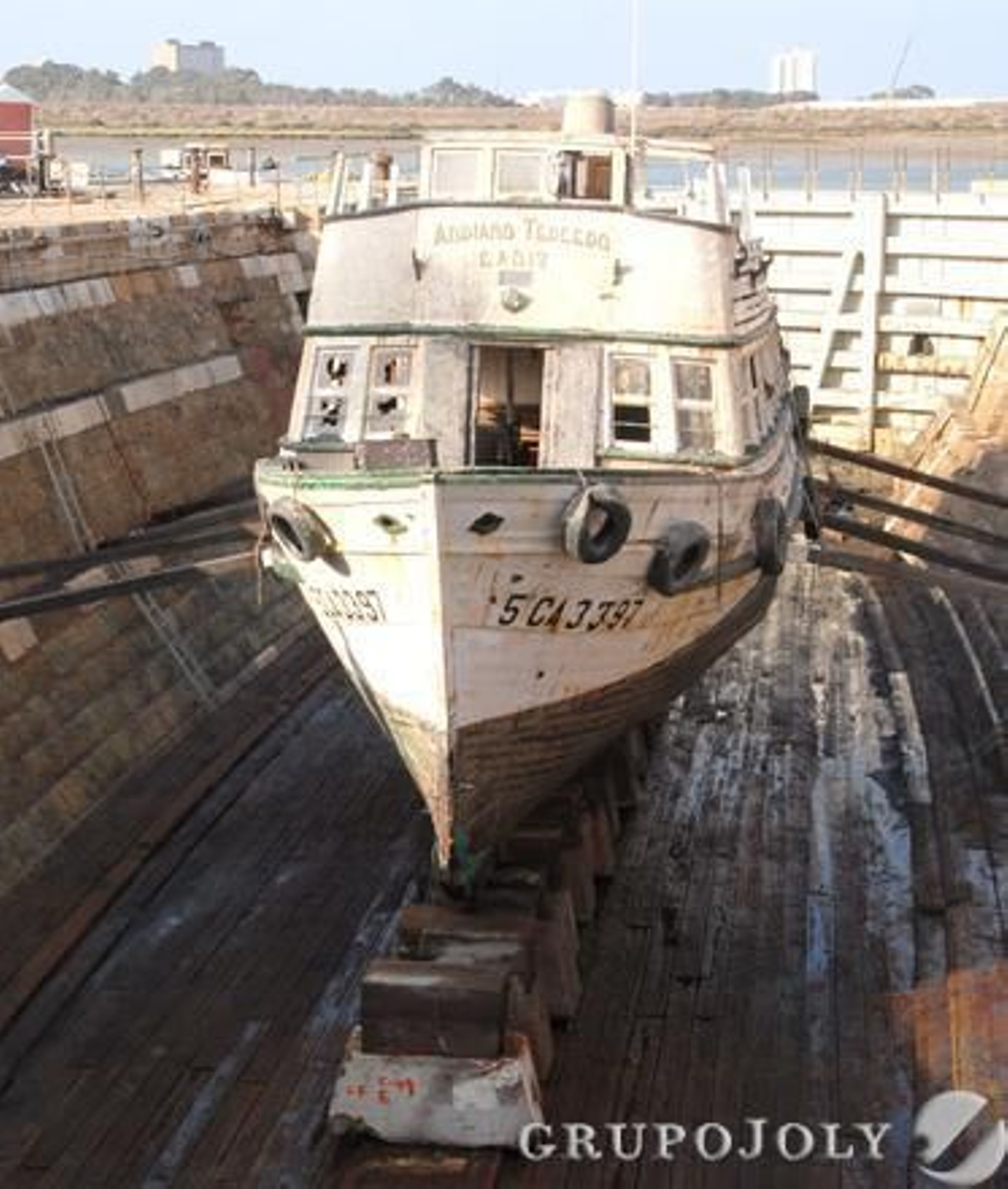 El Vaporcito se encuentra ya en el dique seco de los astilleros de San Fernando a la espera de una decisión sobre su futuro.

Foto: Elias Pimentel