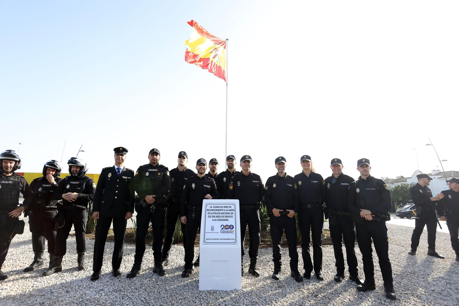 Imágenes de la inauguración de la rotonda de la Policía Nacional en Jerez