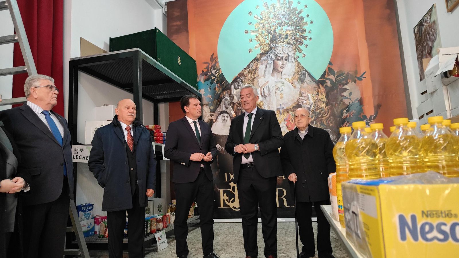 Alberto Santana con la Hermandad de San Francisco en La Despensa de la Esperanza.