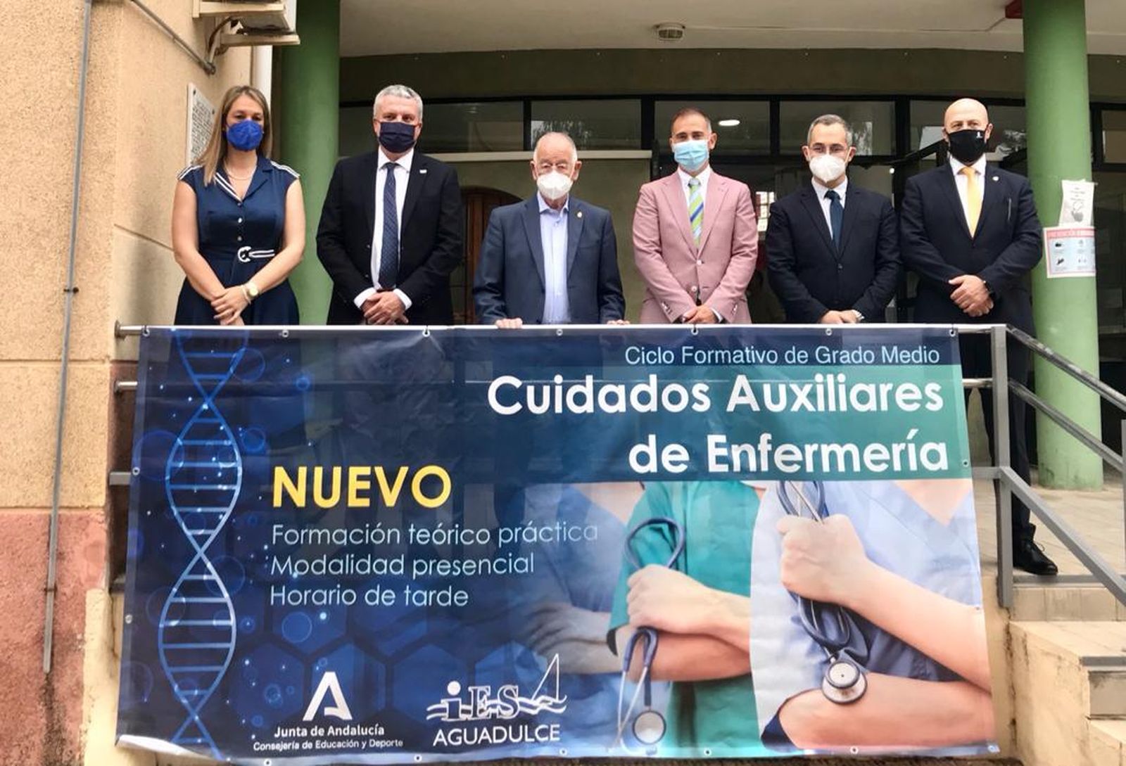 Los representantes institucionales respaldaron las jornadas del IES Aguadulce con su presencia.