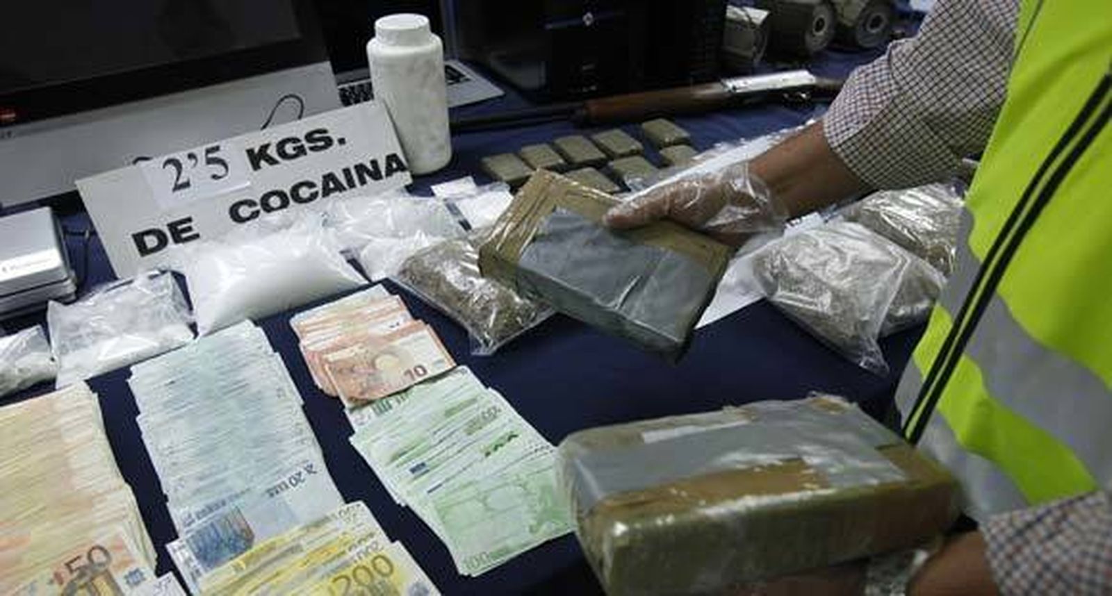 Ingresan en prisión cuatro de los siete detenidos del clan de los Cantón