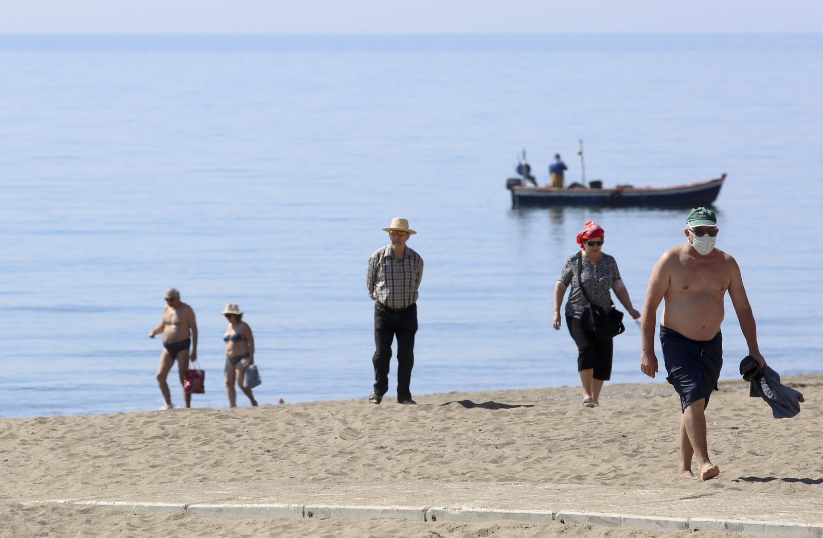 La playa de Huelin, en Málaga capital, en el cuarto día de la fase 1