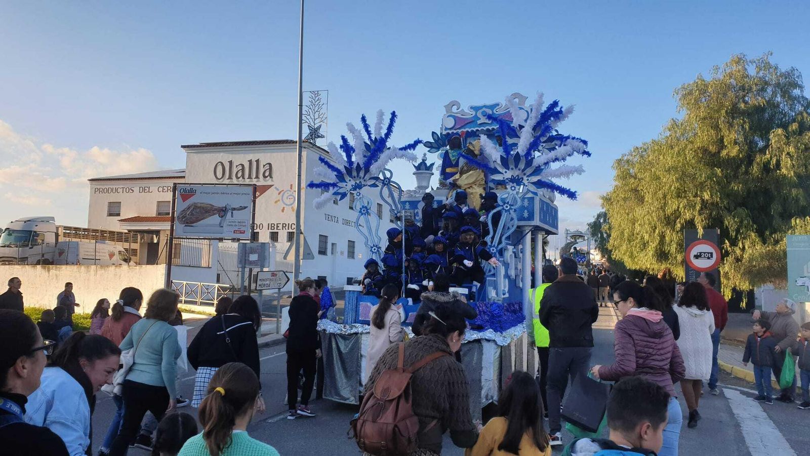Los Reyes Magos a su paso por Santa Olalla.