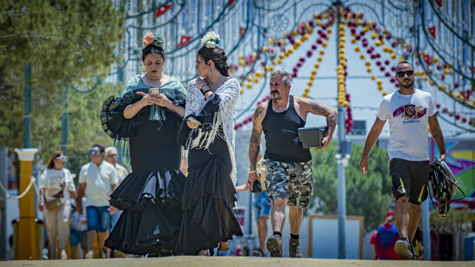 Búscate entre las imágenes del Día de la Mujer en la Feria de chiclana 2025