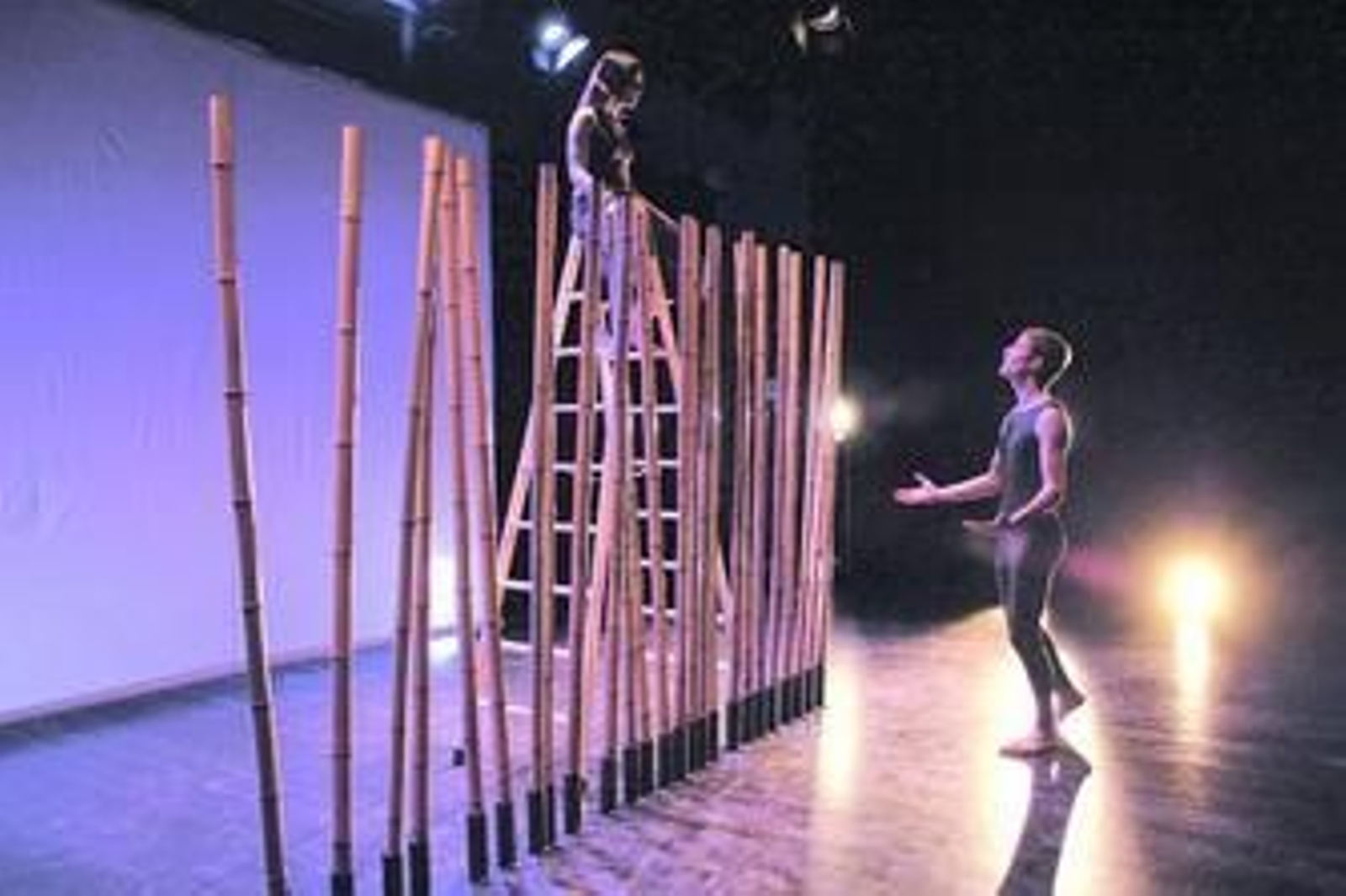 Todos los grupos participantes cuentan con el mismo kit de atrezzo.