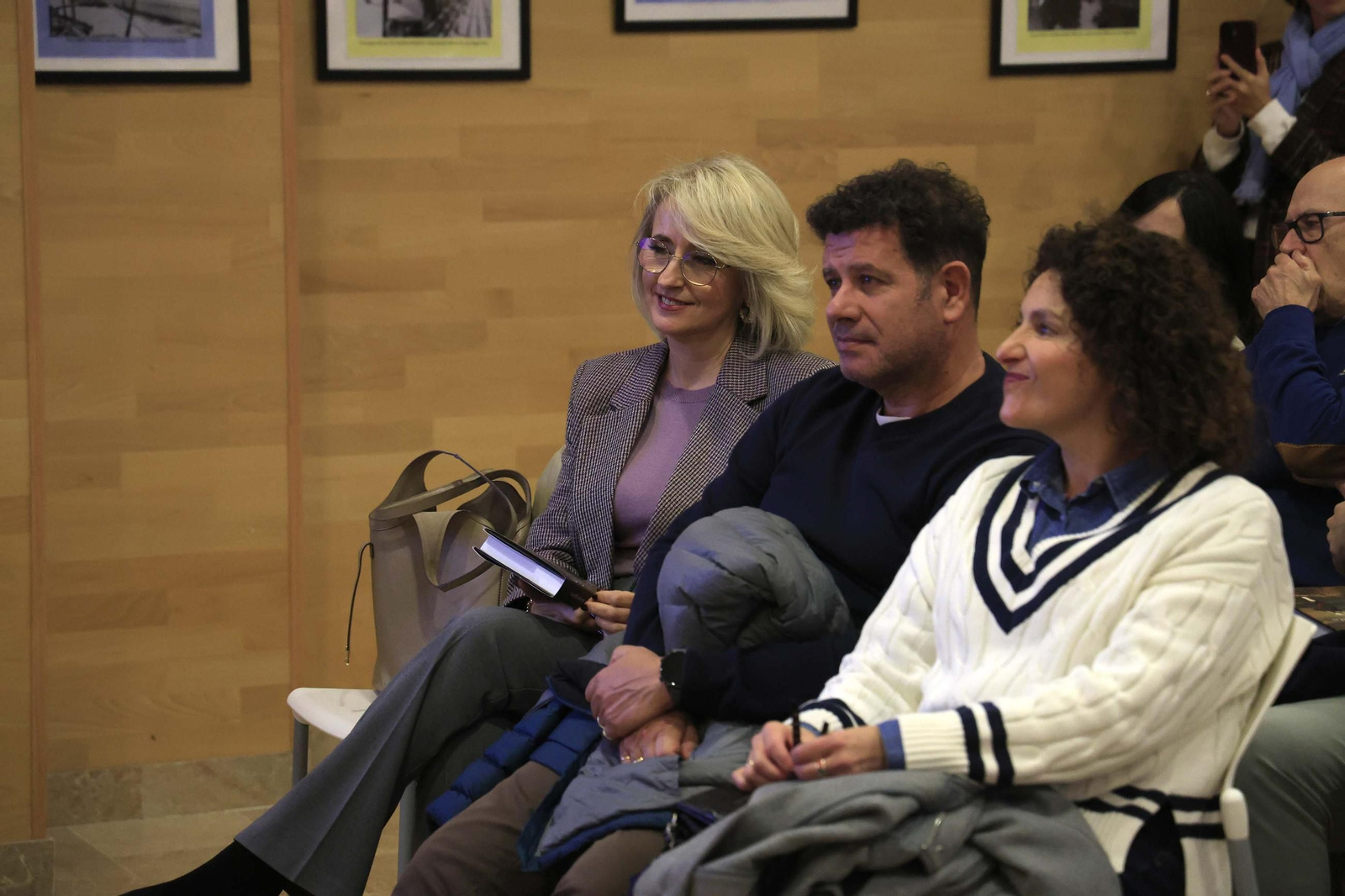 Las fotos de la presentación del libro de Ángel Sáez 'Como el viento de Levante'