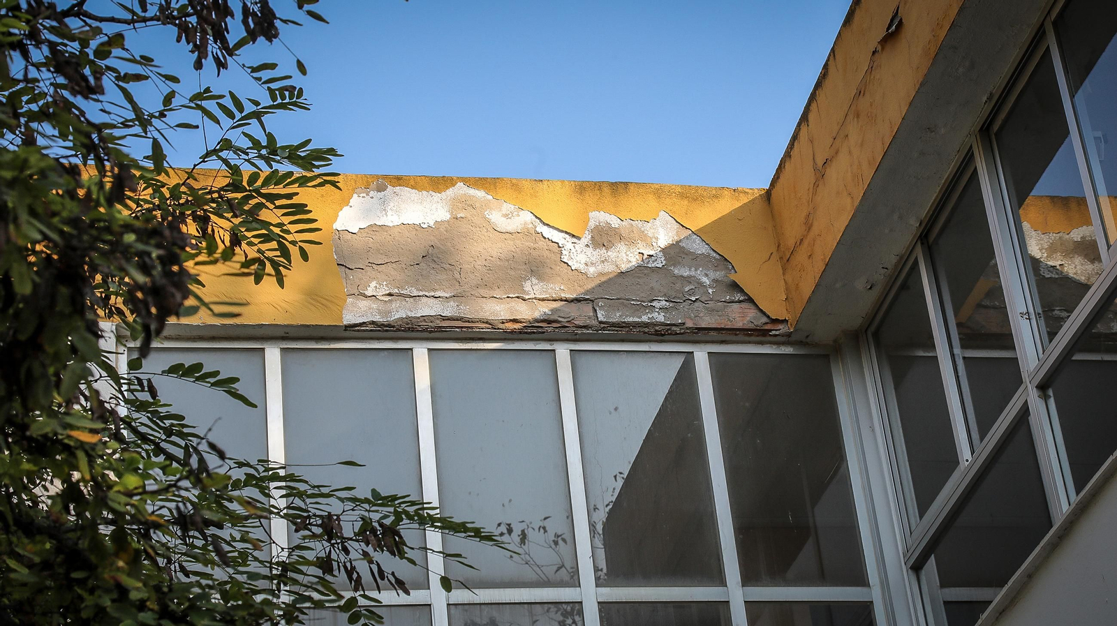 Imágenes del mal estado del CEIP Tartesos