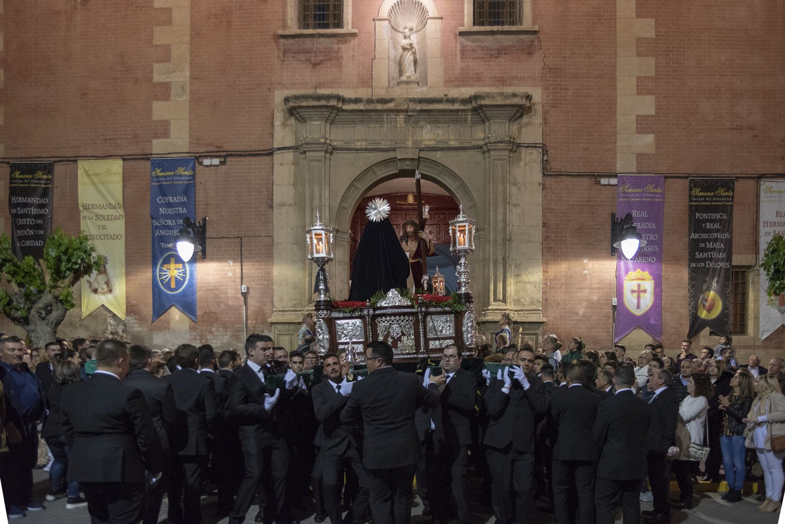 Imágenes de la procesión del Paso Blanco en Cuevas del Almanzora