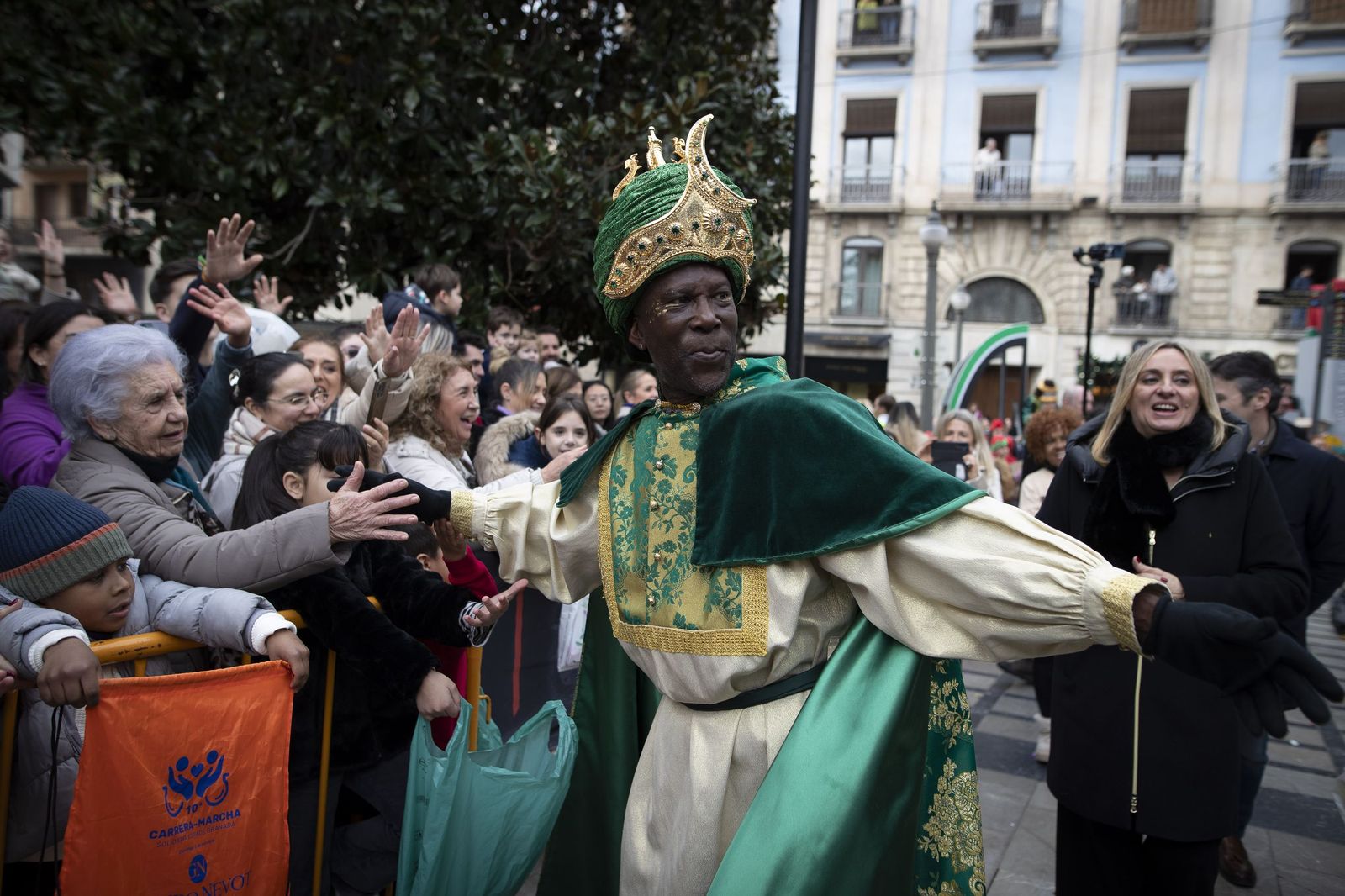 La Cabalgata de los Reyes Magos 2026 en Granada, en imágenes