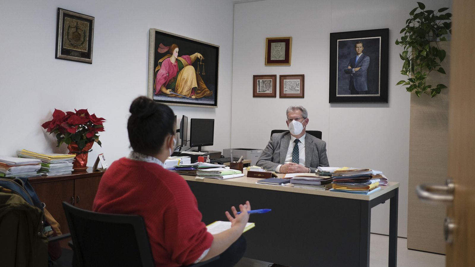 Santos Urbaneja, durante un momento de la entrevista.