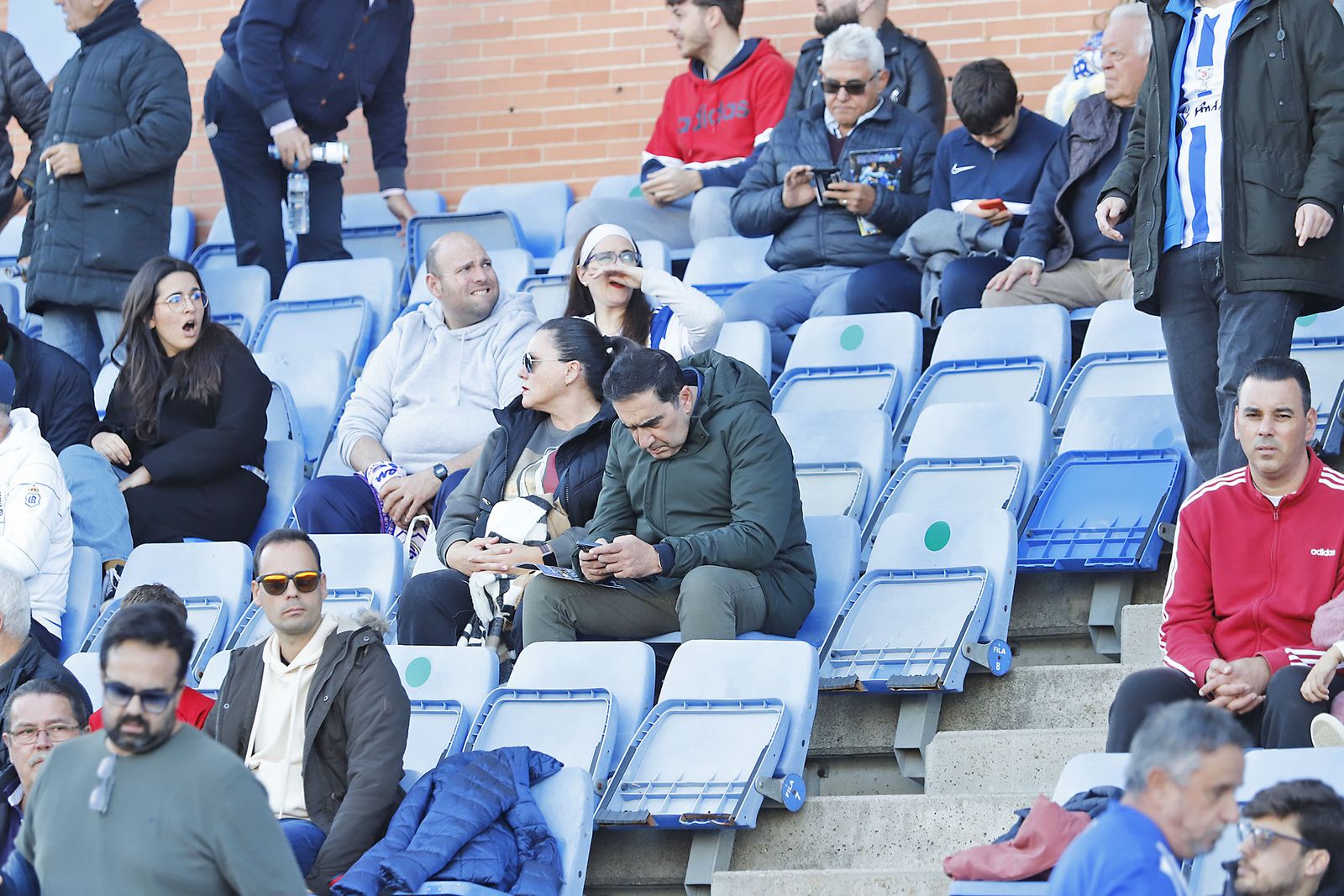 Imágenes del ambiente en el encuentro entre el Recreativo de Huelva y el Real Murcia