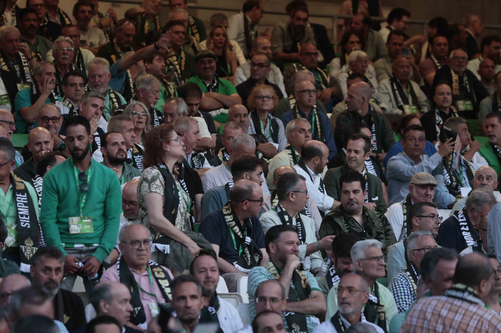 Búscate en el acto Siempre Verdiblancos