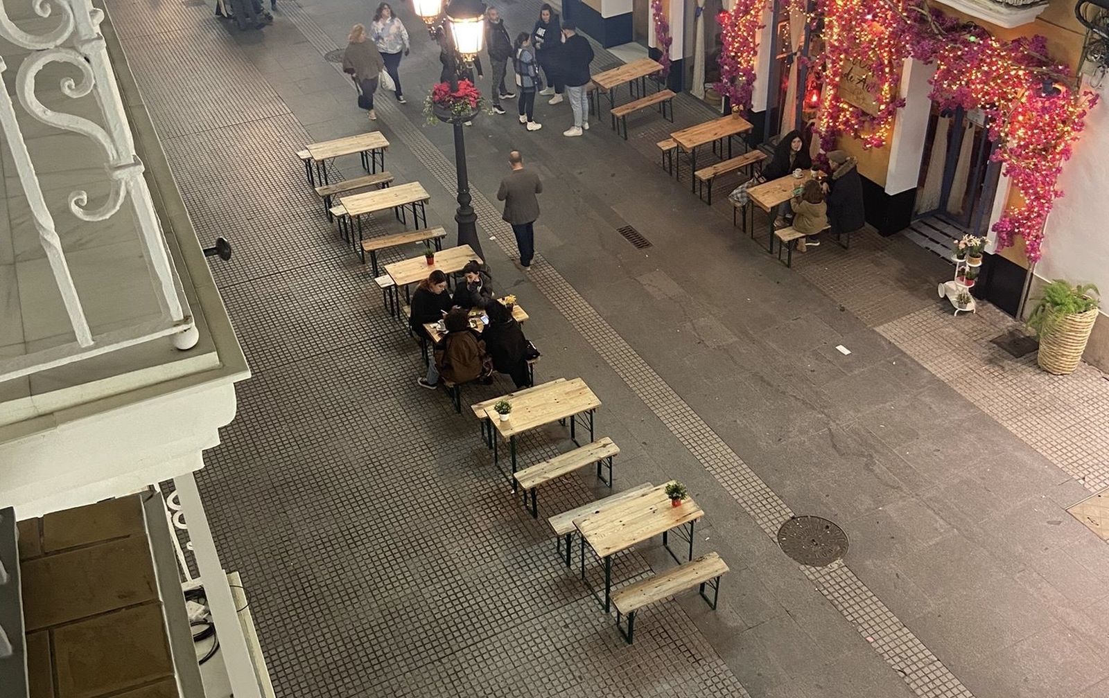 El extraño caso de la terraza móvil de la calle Nueva