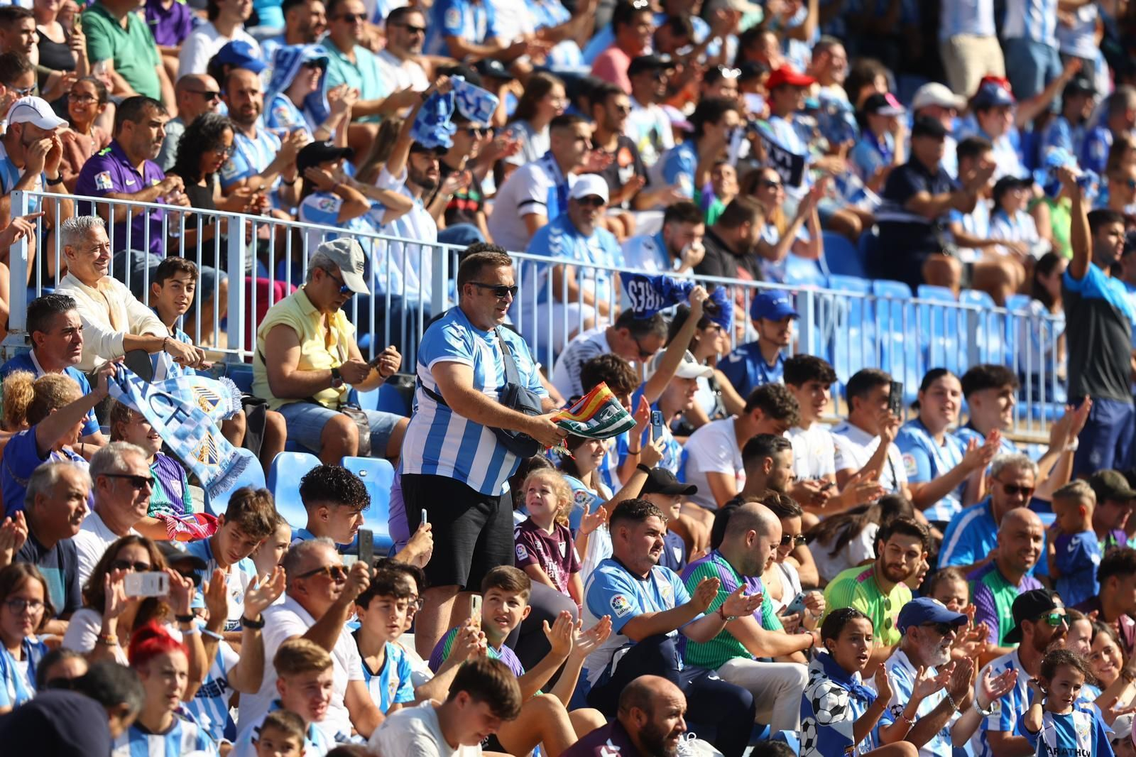 Búscate en las fotos del Málaga CF-Melilla
