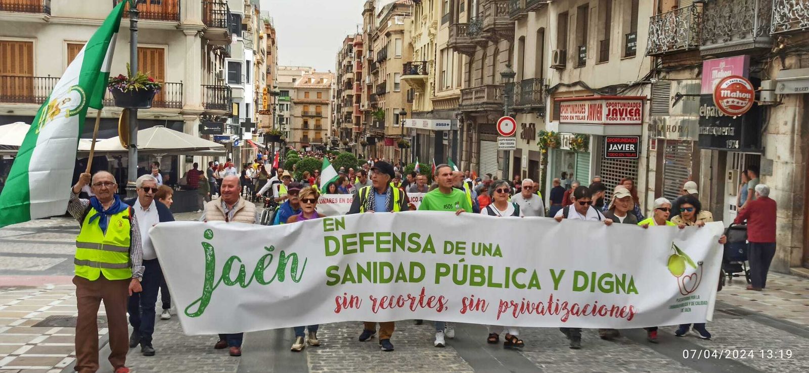 En imágenes: así ha transcurrido en Jaén la manifestación por una sanidad pública de calidad