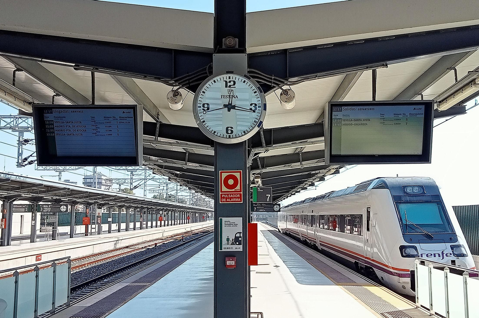 Los trenes Huelva-Madrid continuarán con los ajustes horarios este otoño Los trenes Huelva-Madrid continuarán con los ajustes horarios este otoño