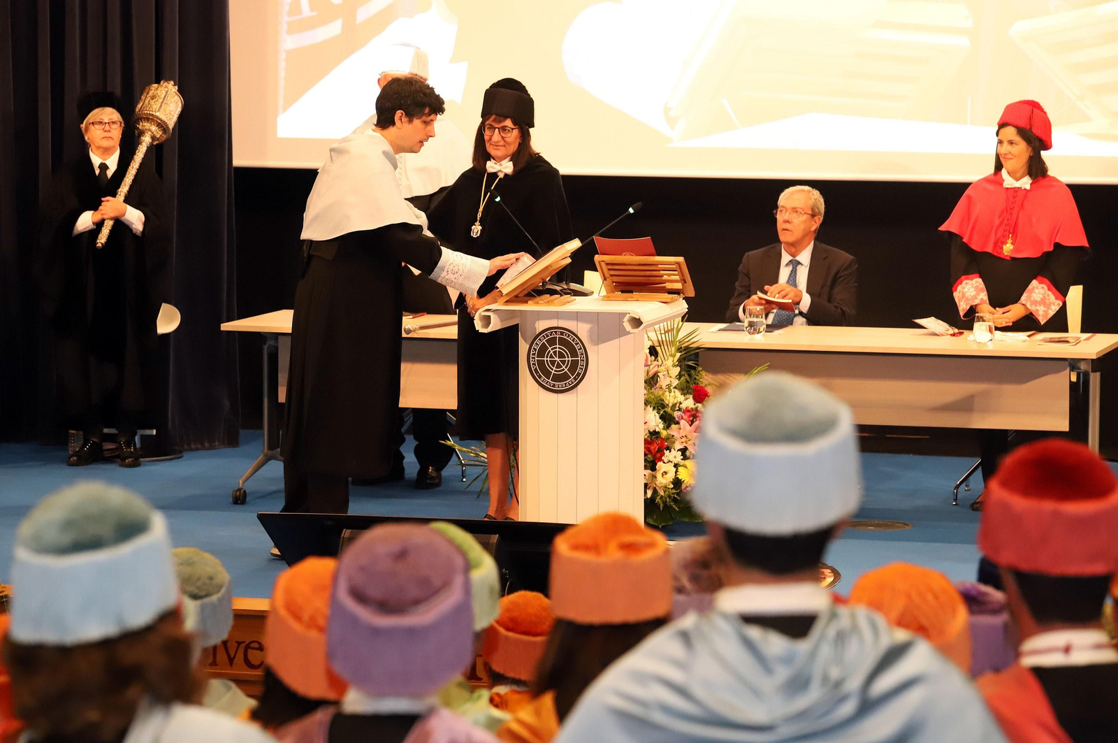 Imágenes de la apertura del Curso Universitario