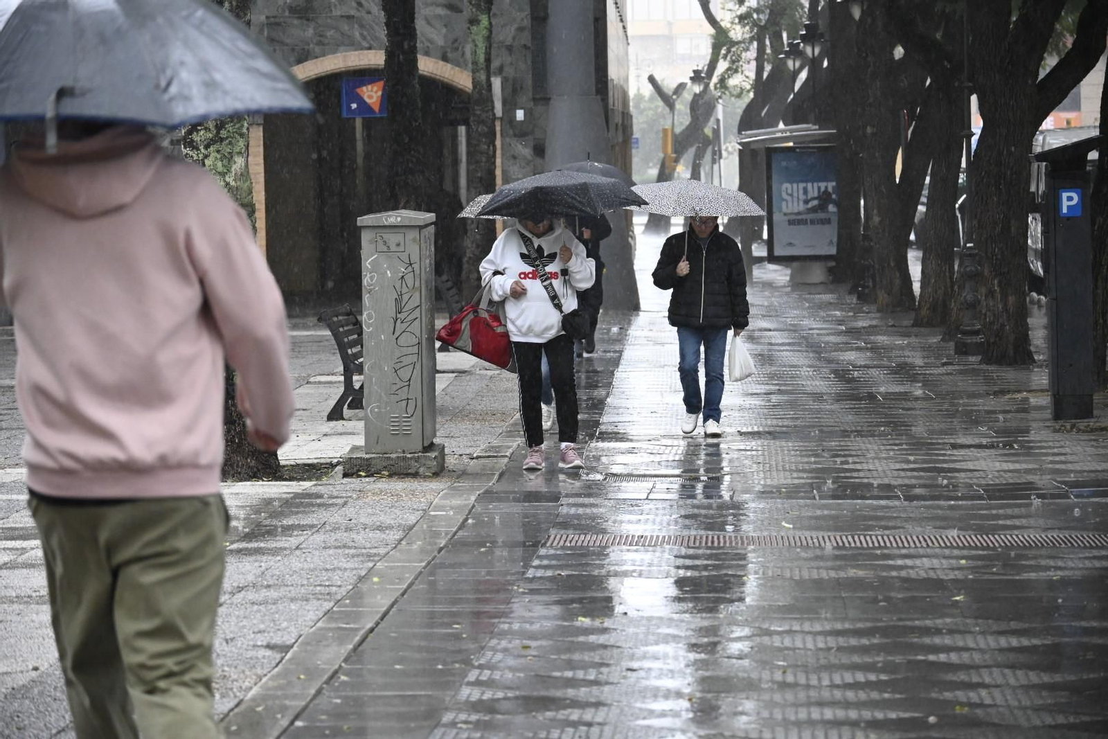 Imágenes de la lluvia de hoy en Huelva