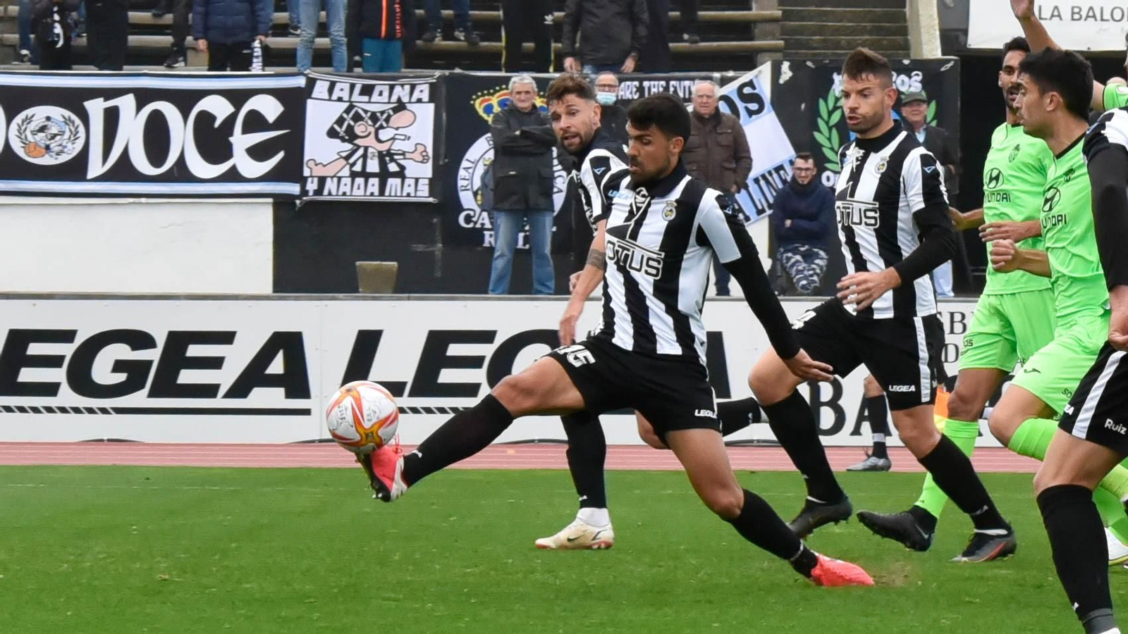 Las fotos de la victoria de la Balona sobre el Atlético Baleares (1-0)