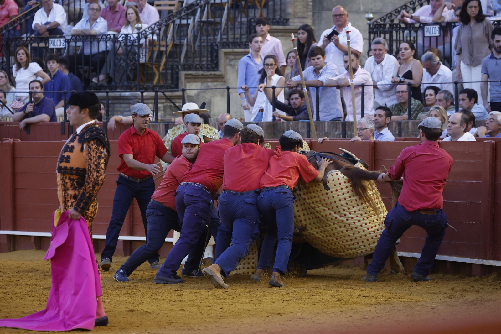 Las imágenes de la novillada en la Maestranza